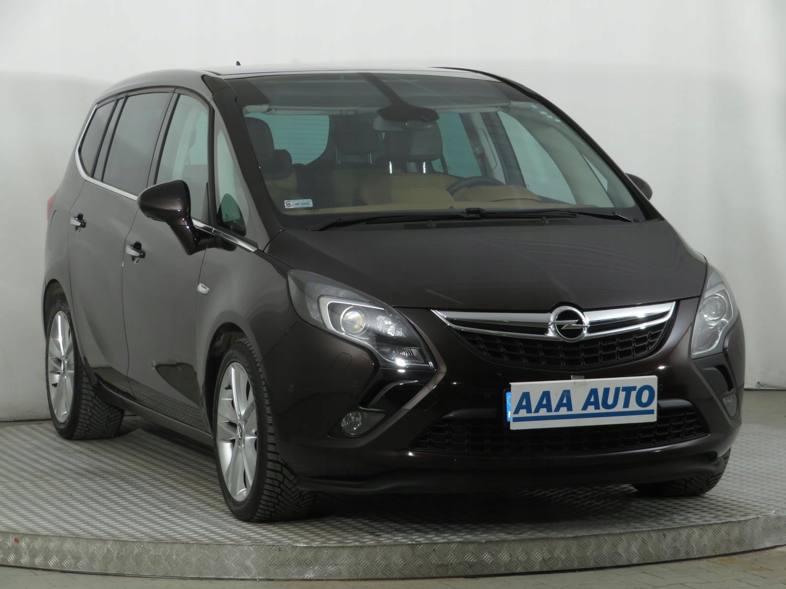 Купить опель зафира б дизель. Opel Zafira Tourer 2014. Опель Зафира Турер 2012. Opel Zafira Tourer 2015. Опель Зафира Tourer 2014.