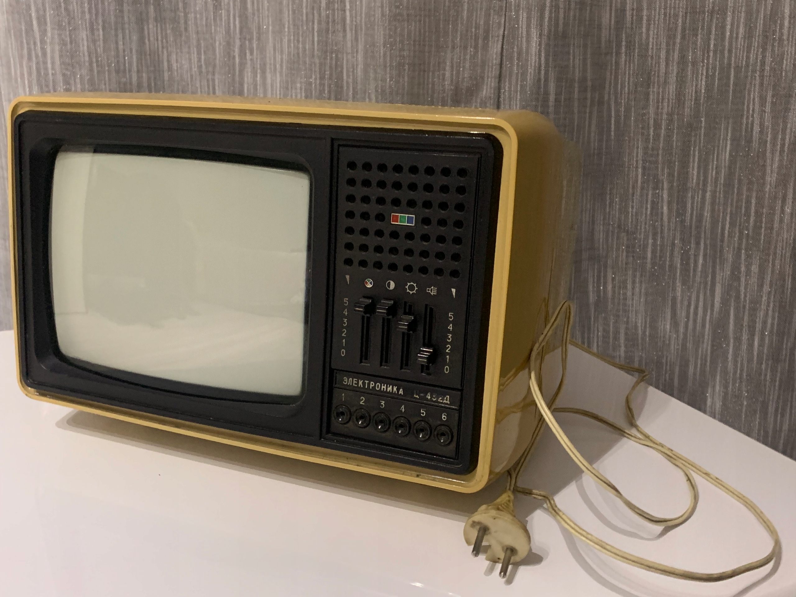 テレビ koh XS-1216 New LCD TV Backlight Strip ZX32-A-Z-8719B-01518/JL