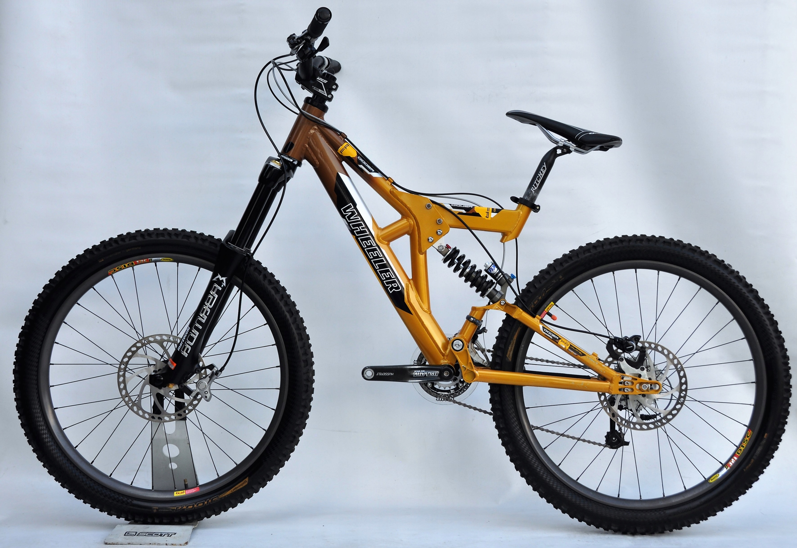 ROWER ZJAZDOWY DH WHEELER DIGGER FR BOMBER 66 7713274723 oficjalne