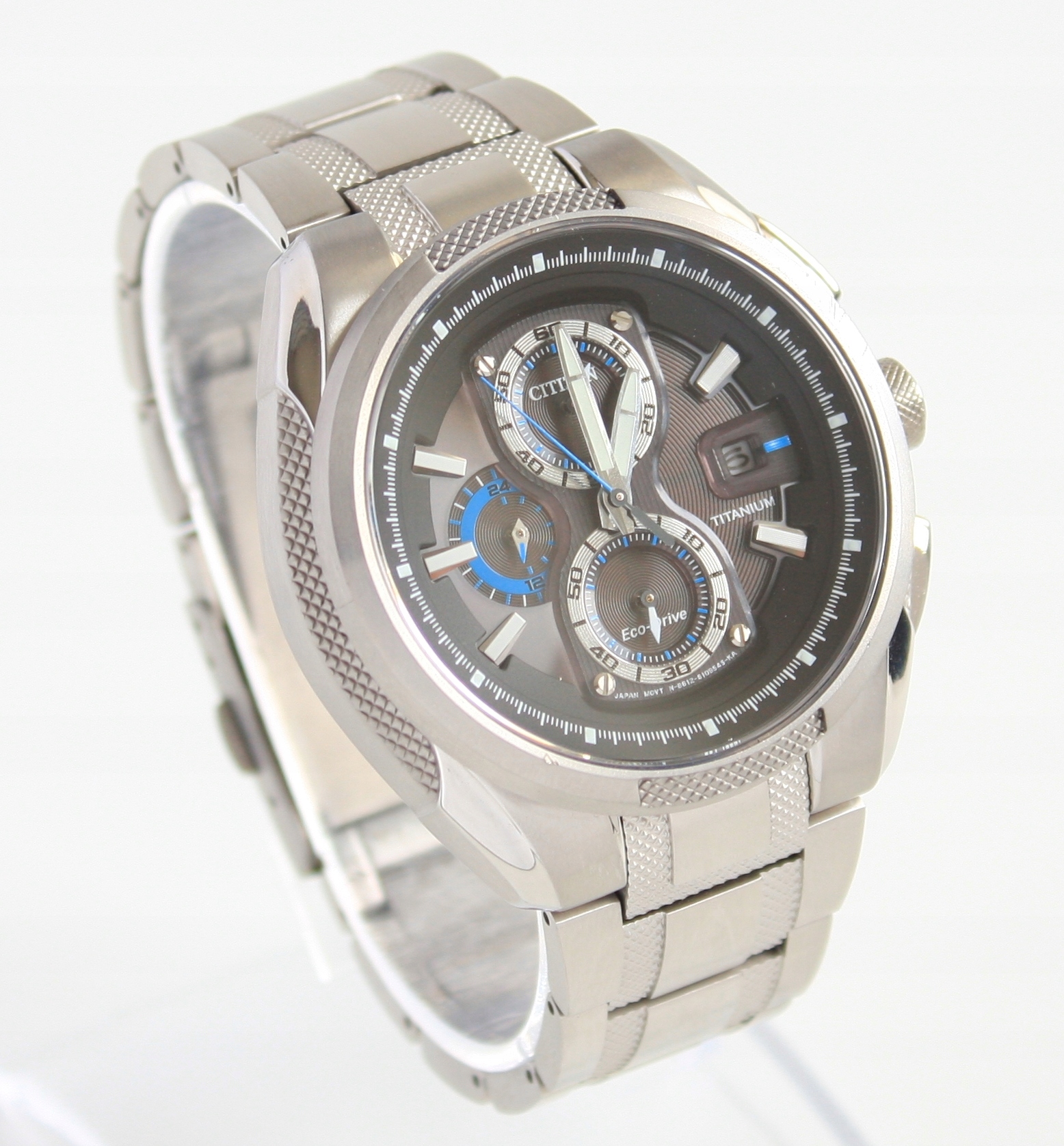 citizen eco drive titanium sapphire wr 100