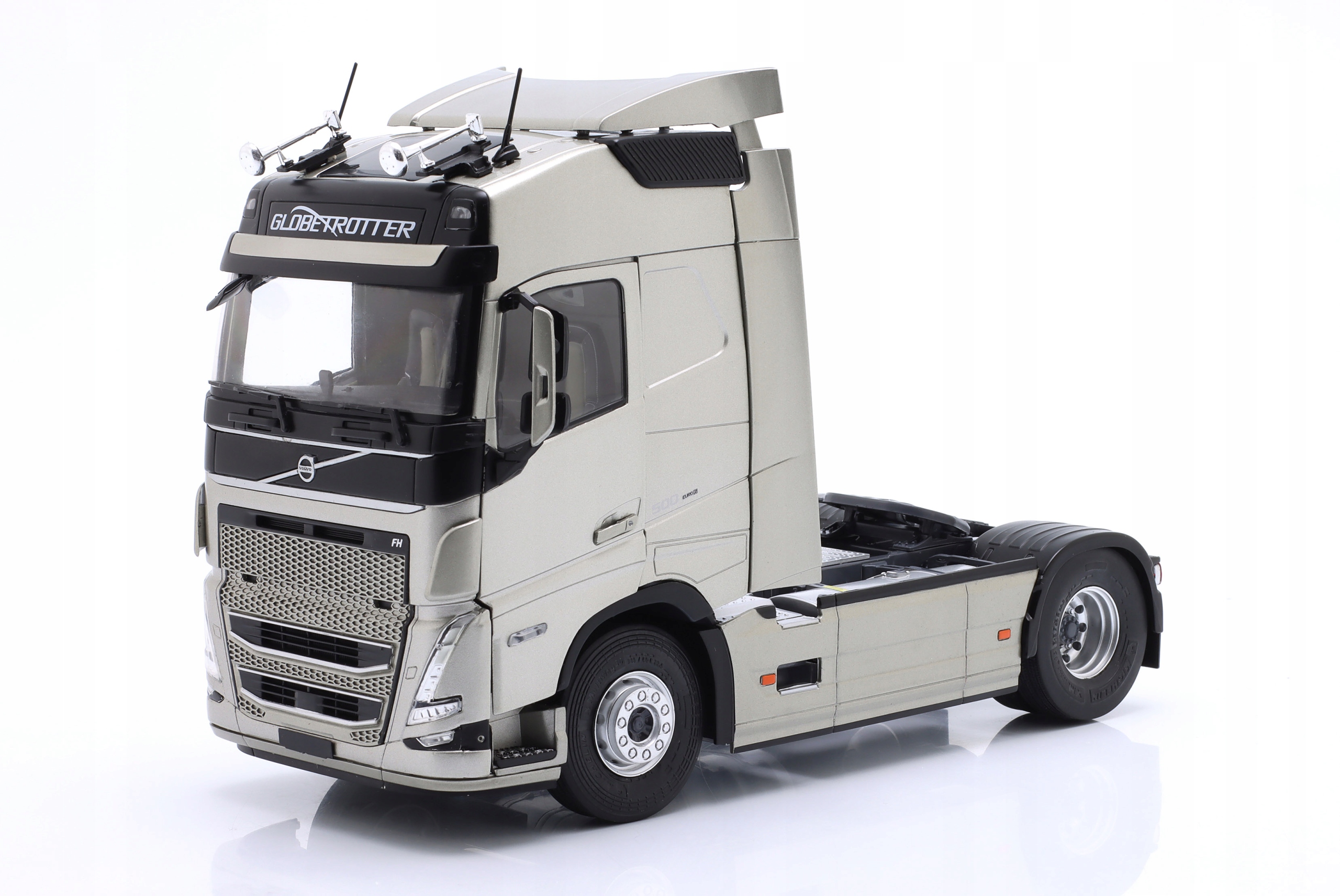 Amazon.co.jp: herpa ボルボ FH Gl. XL 6×4 トラクター with