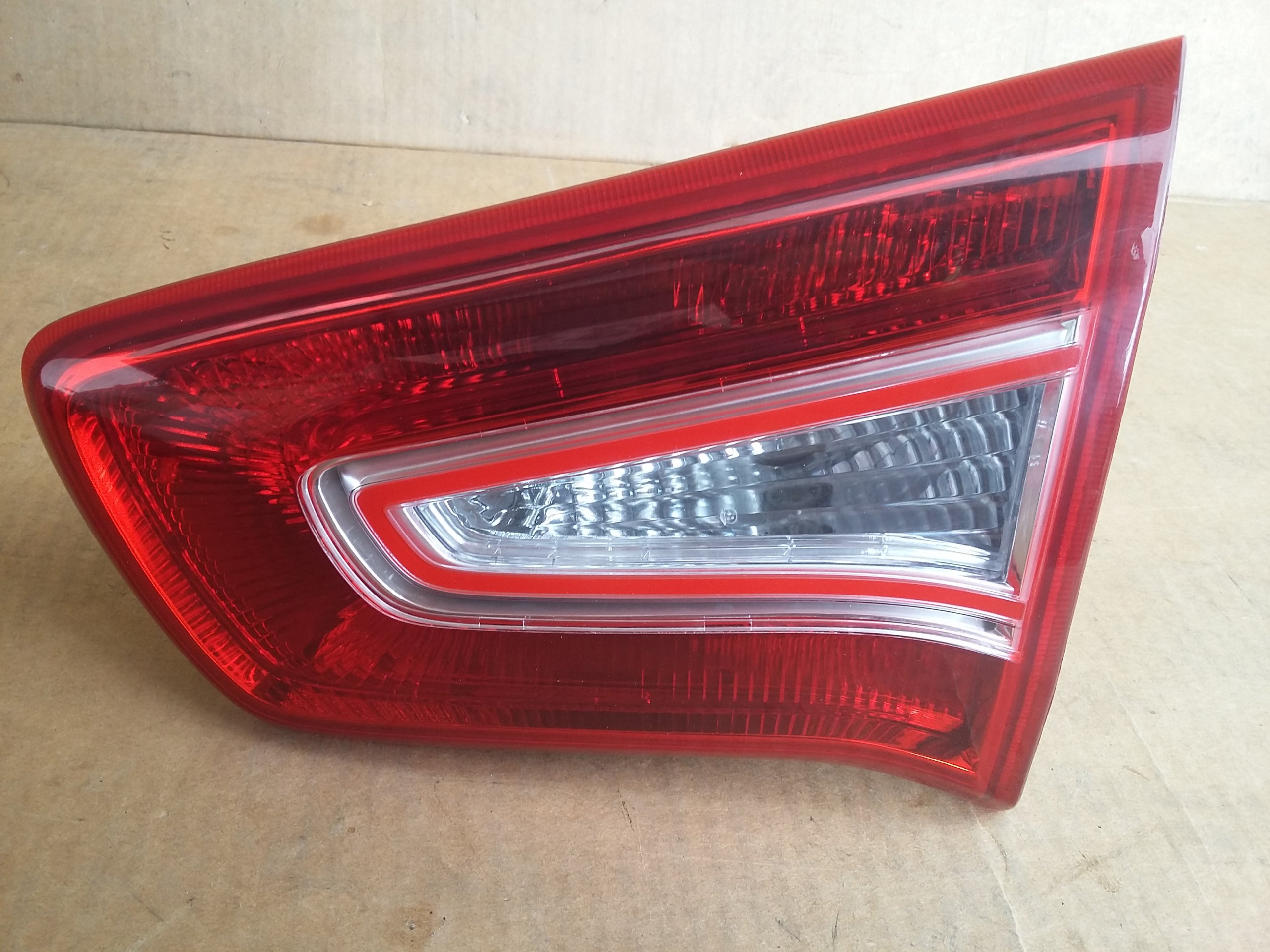 Kia Sportage III Lampa W Klape Tyl Prawa 6626569535