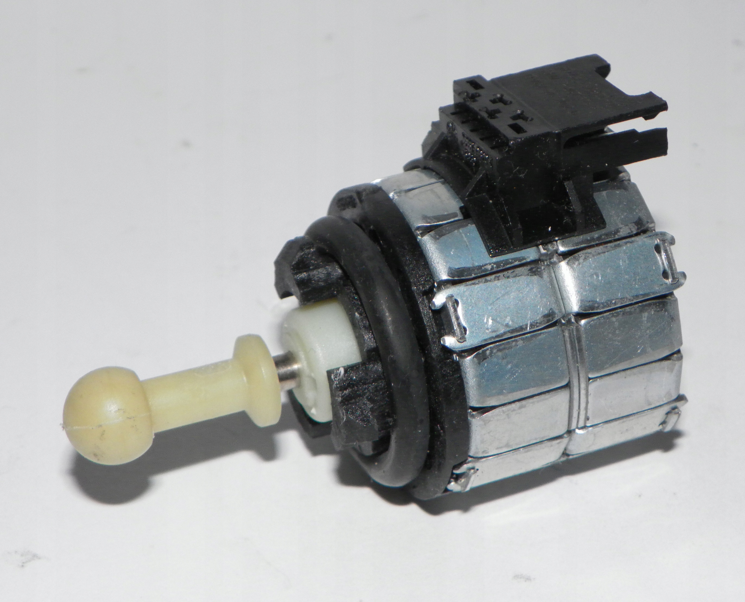 Smd 3030 светодиодная фара. лампочки с мотором. моторчик регулировки угла наклона фар bmw f31 купить. двигатель лампы. лампочки с мотором.