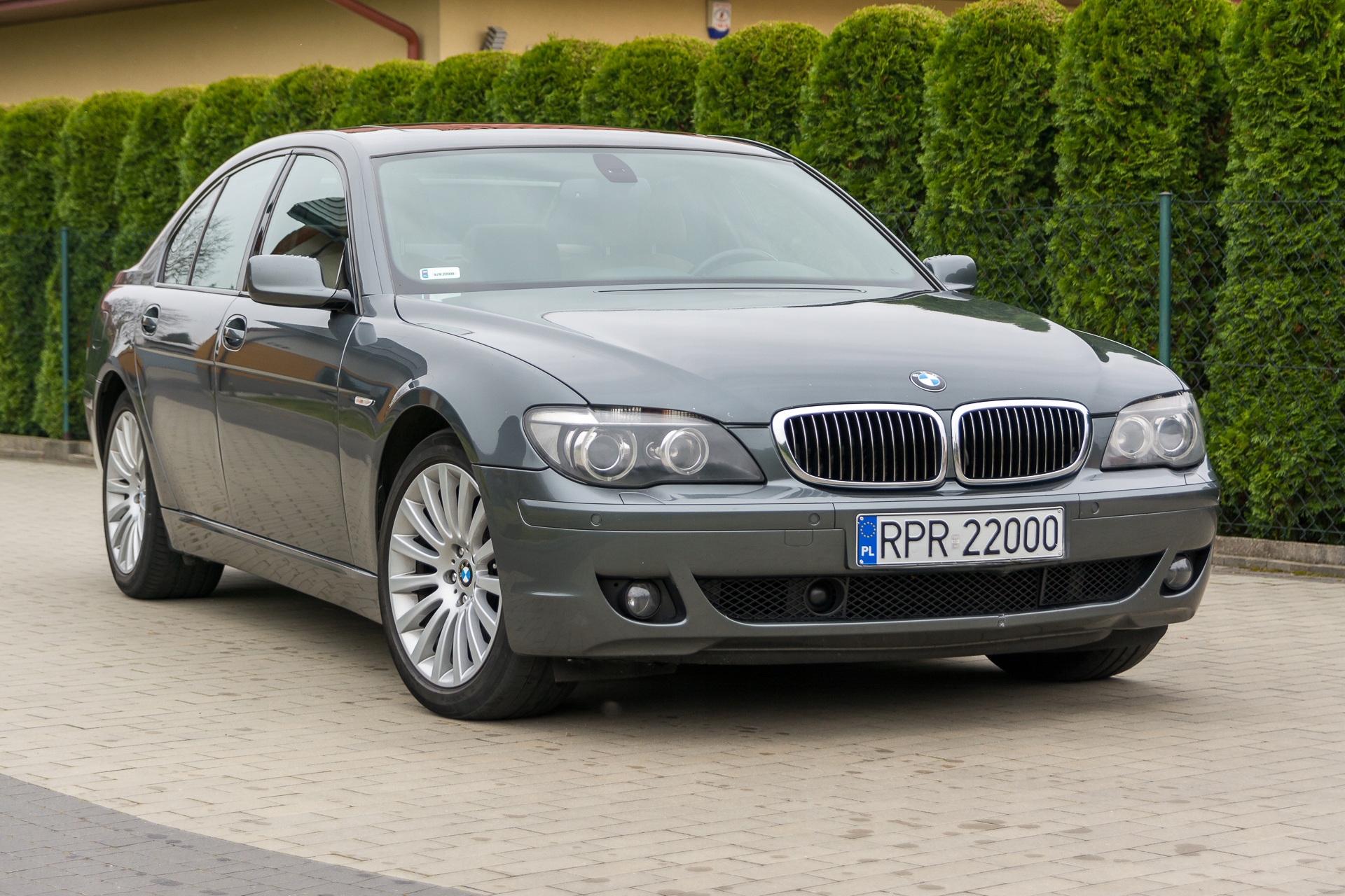 BMW 7 представительского класса