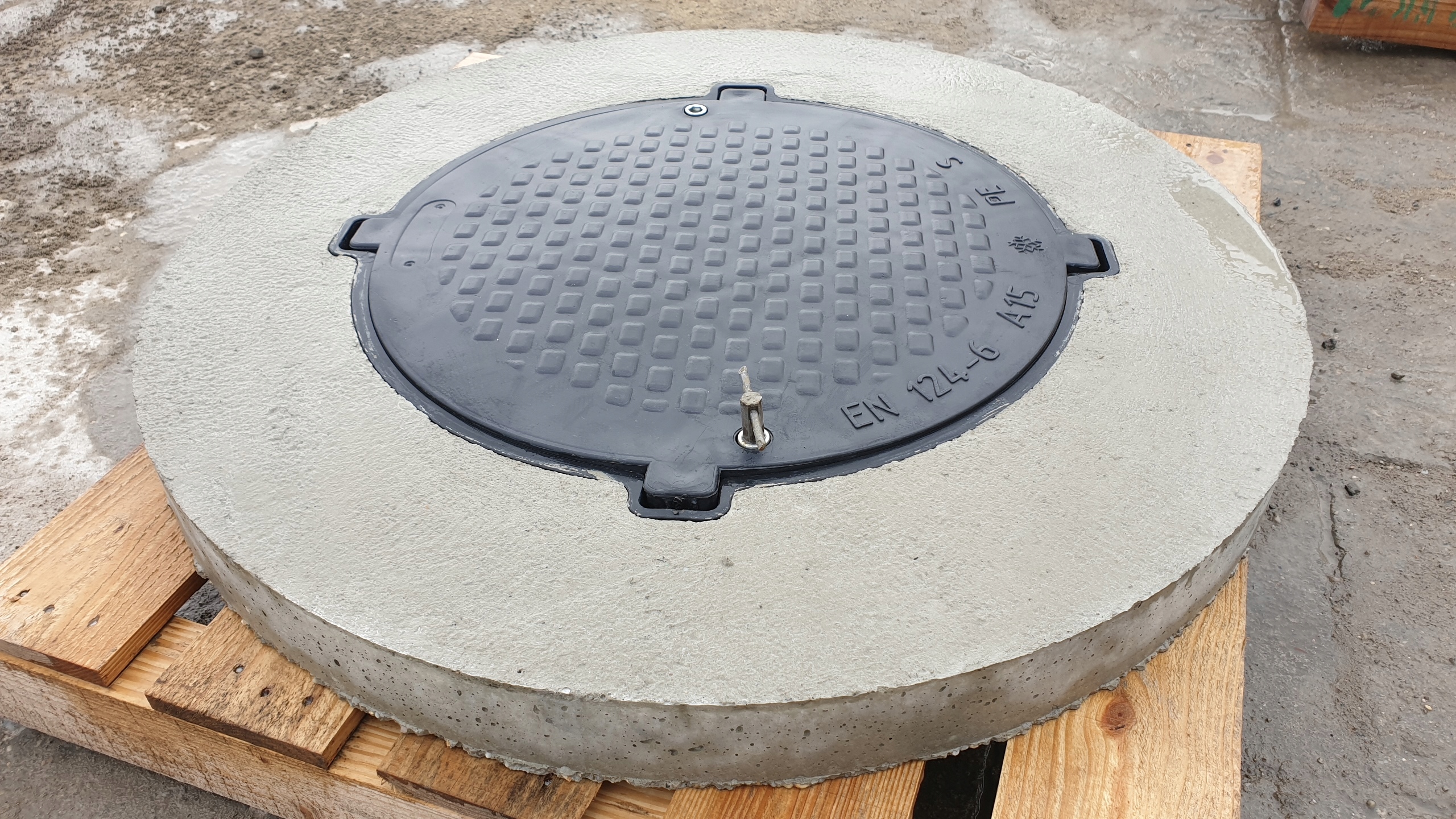 люк бетонный бл (840*60). конус переходной полимерпесчаный с люком на колодец 1500мм. люк железобетонный. крышка колодца пп 10-1 с люком. люк чугунно-бетонный 700/750.