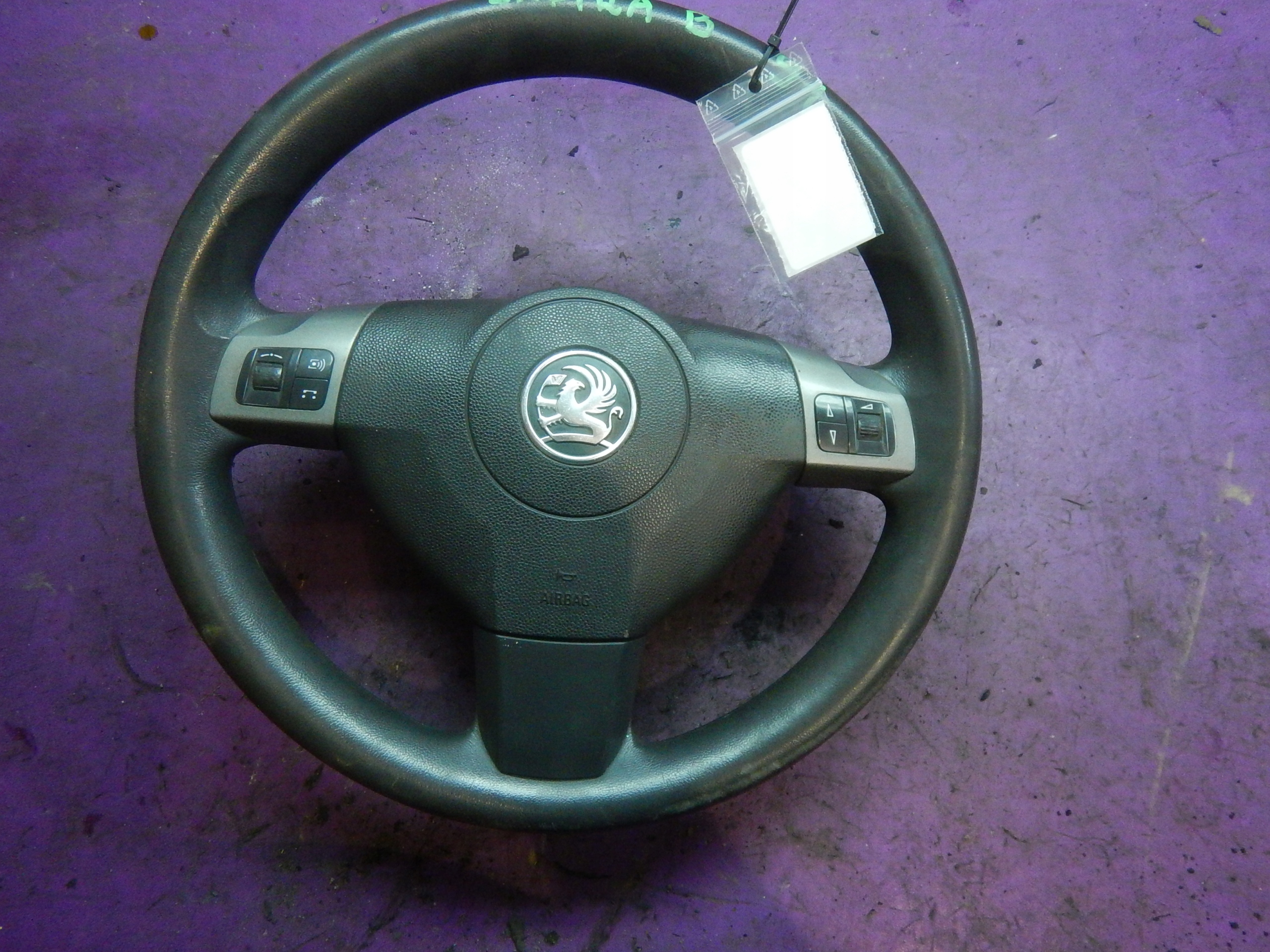 опель зафира б 2012 руль. руль зафира б.