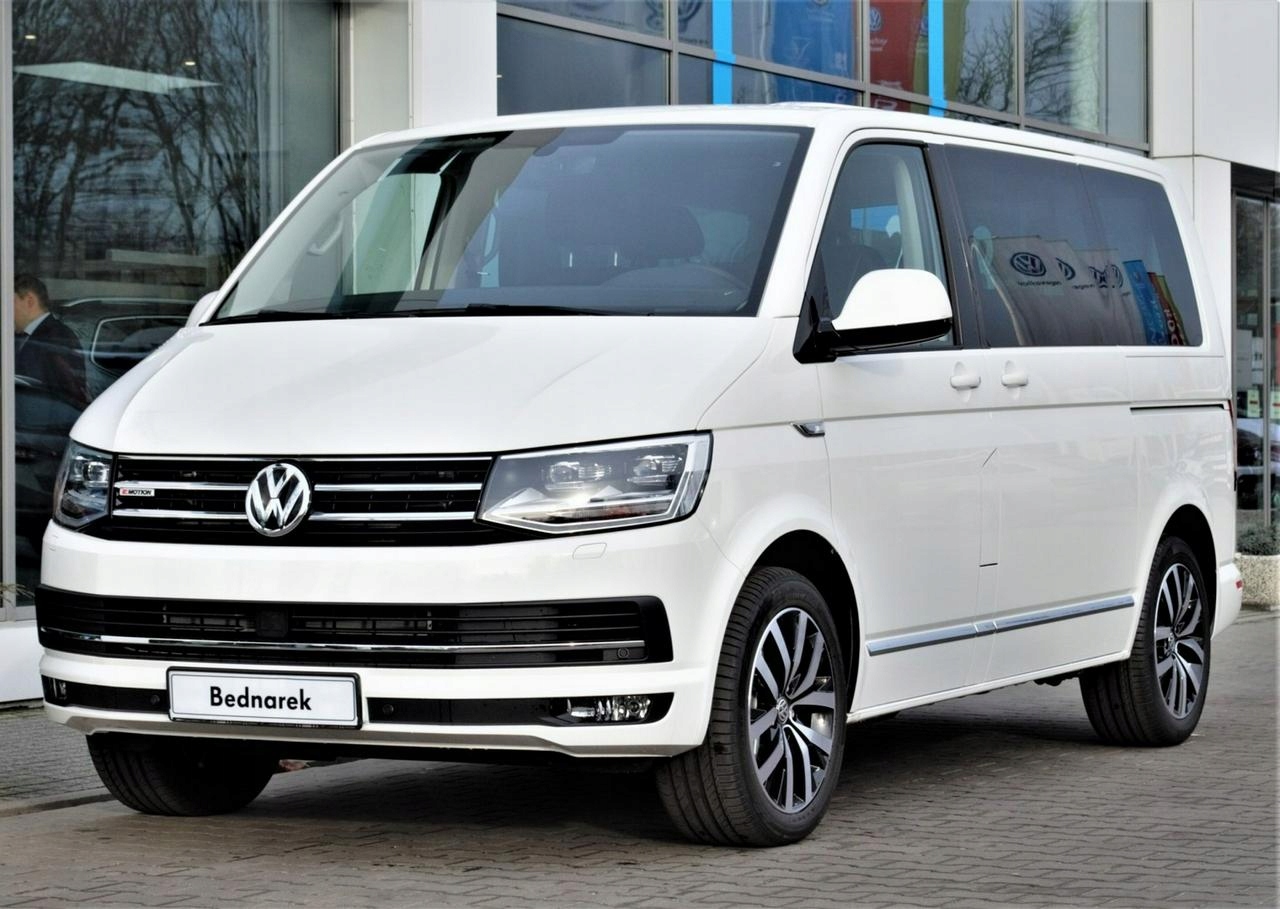 Фольксваген мультивен т6 купить. VW Multivan t6 long. VW Multivan t6 белый. Фольксваген Мультивен 2016. VW Multivan Highline t6.