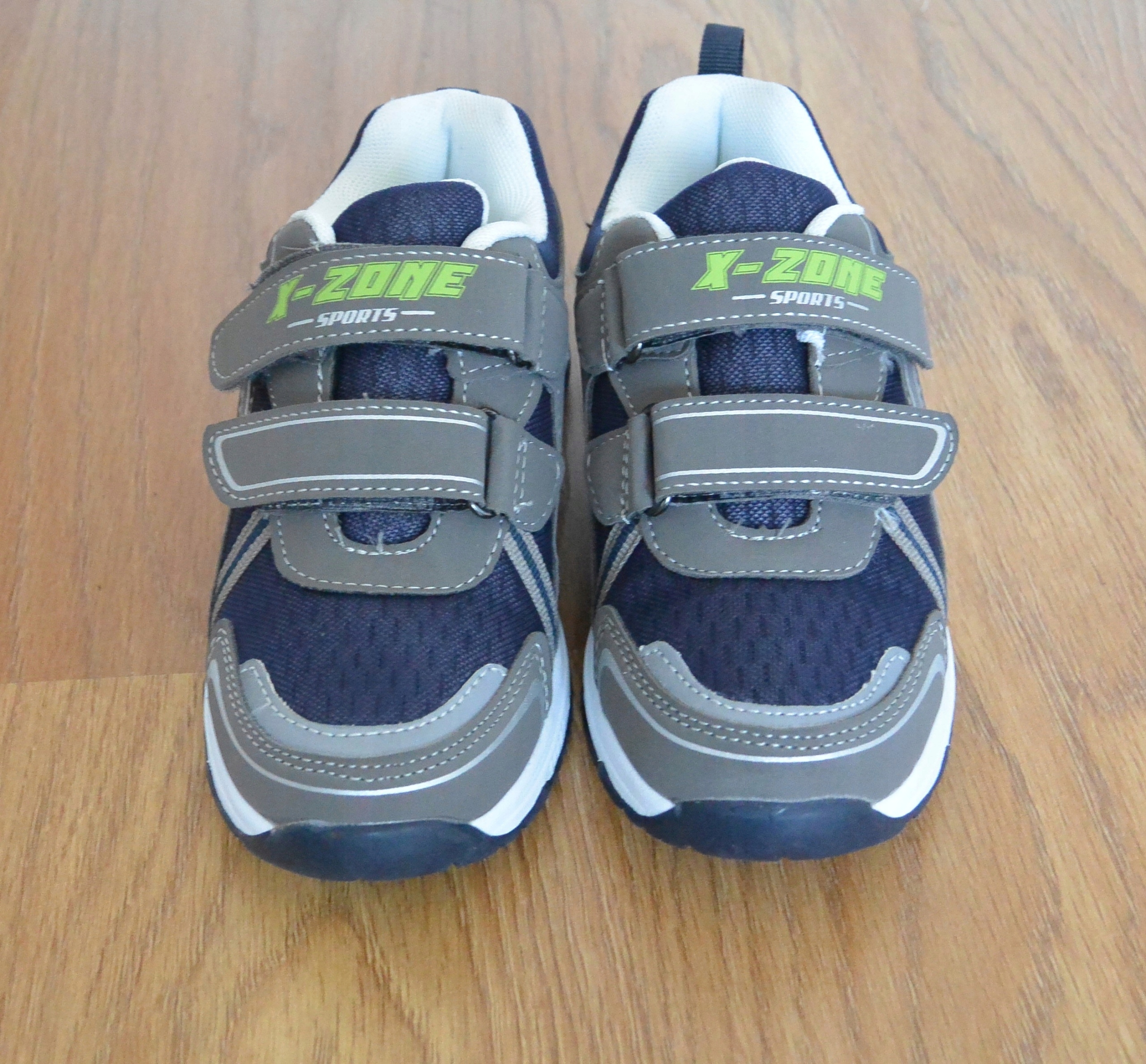 Buty sportowe adidasy chłopięce NOWE r.31 20,5 cm Buty sportowe adidasy chłopięce NOWE r.31 20,5 cm