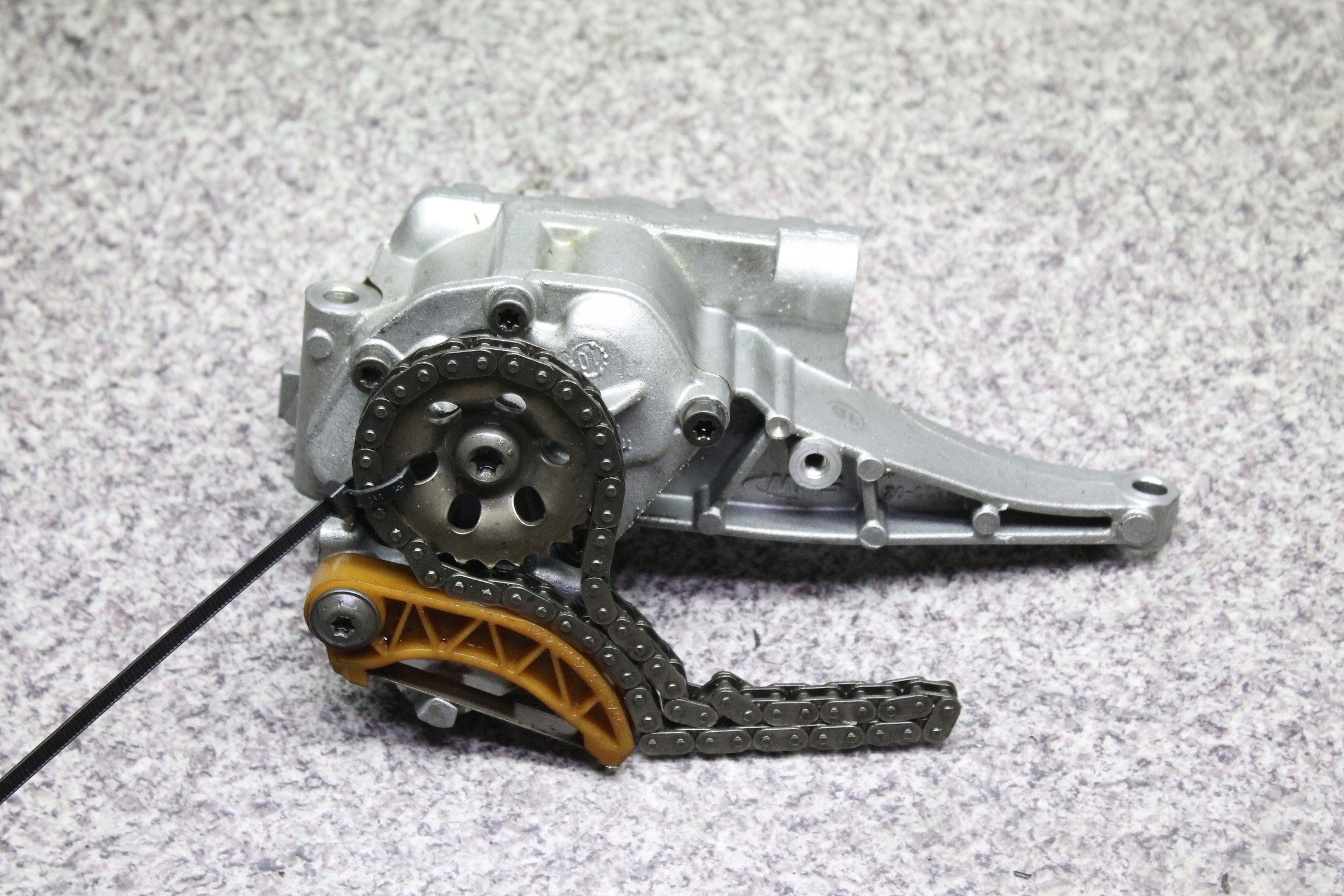 2. Масляный насос мерседес 901940 2. Масляный насос мерседес 124. Масляный насос 2. Насос масляный спринтер 2.