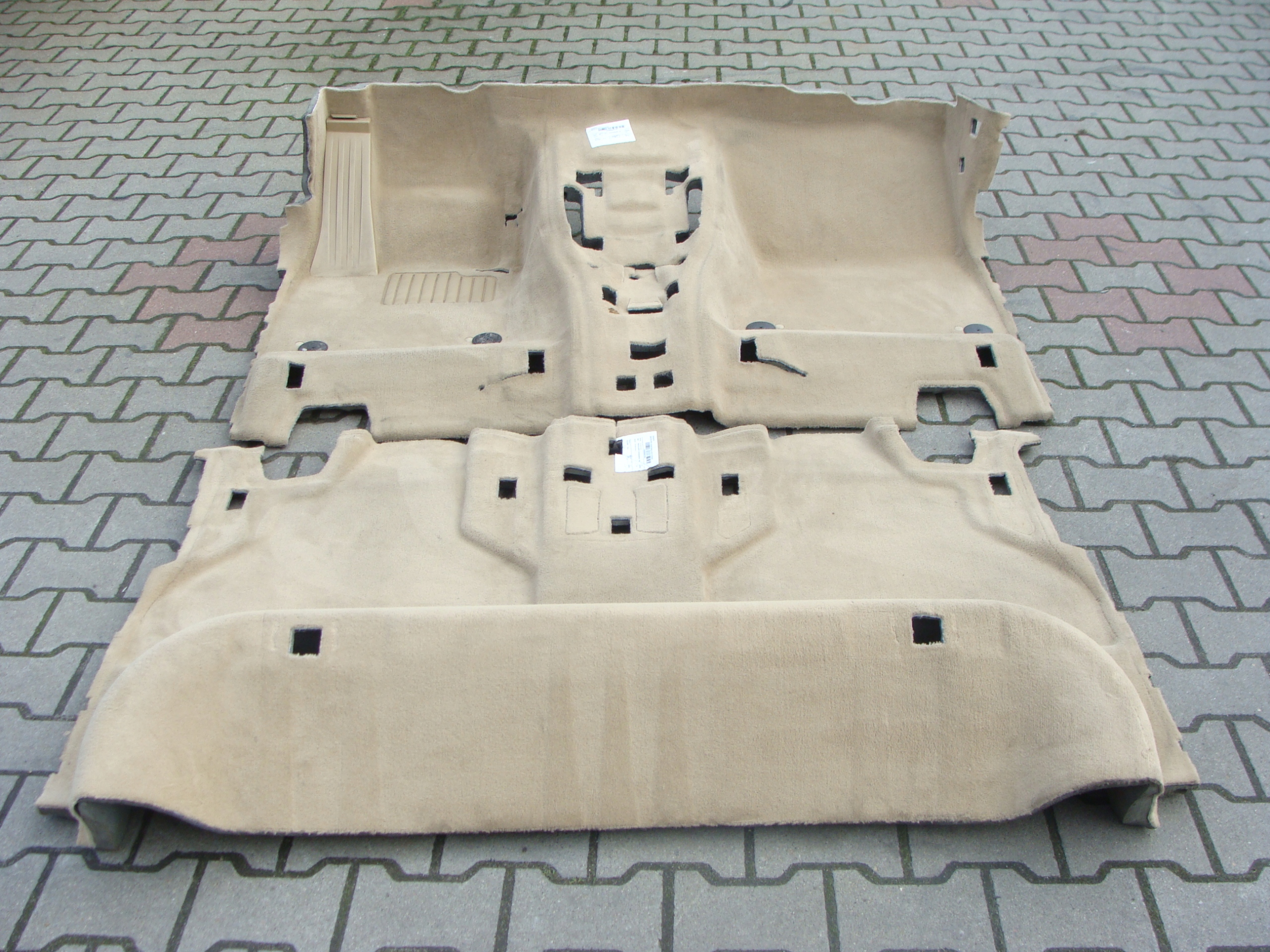 Ковролин бмв. Bmw e39 пол. Е60 ковролин вставка. Ковролин бмв е46. Бмв е46 купить ковровое покрытие на полы.