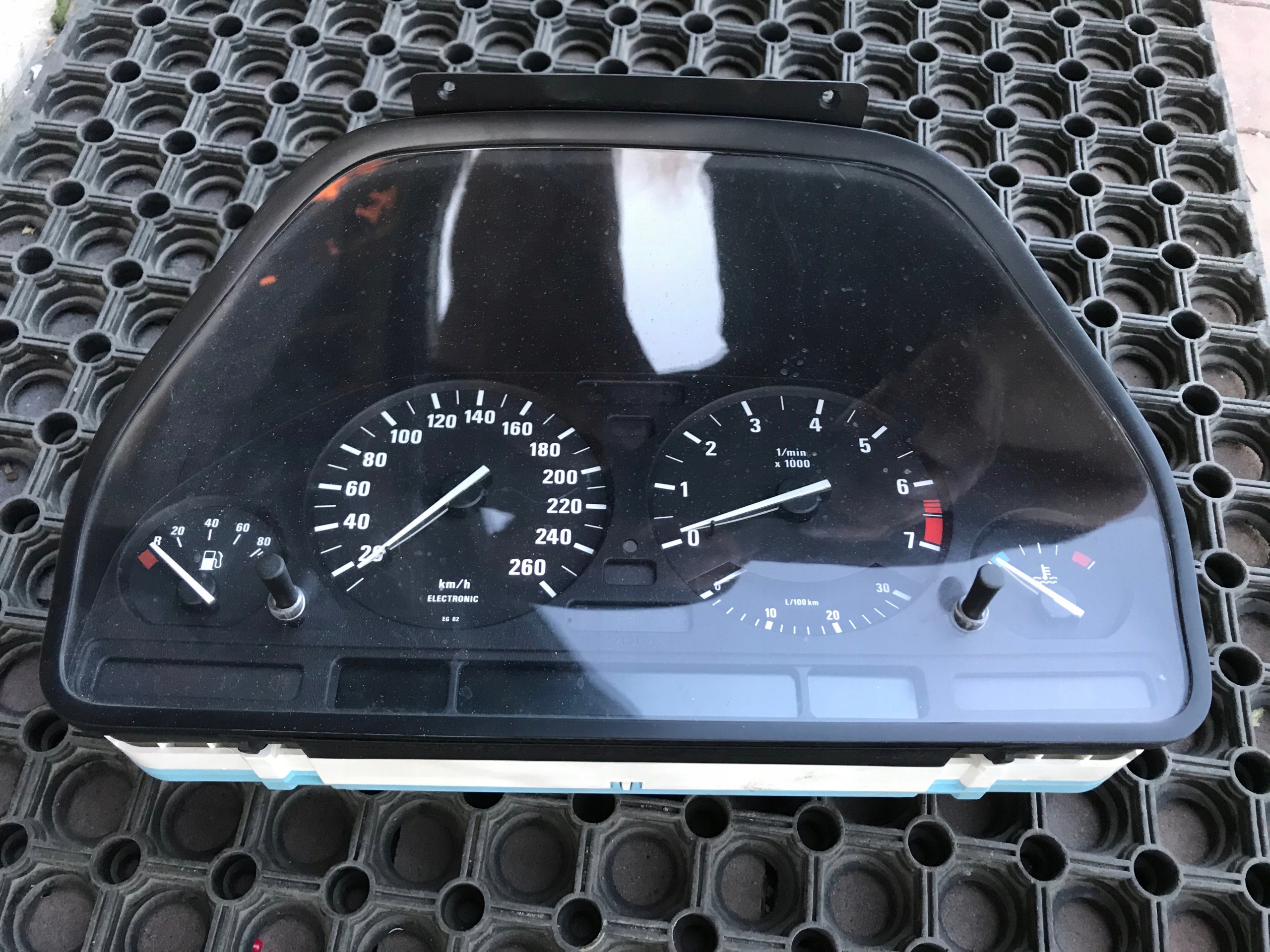 Bmw m5 ii (e34). спидометр от бмв е30. спидометр бмв е34. приборка e34. е34 спидометр.