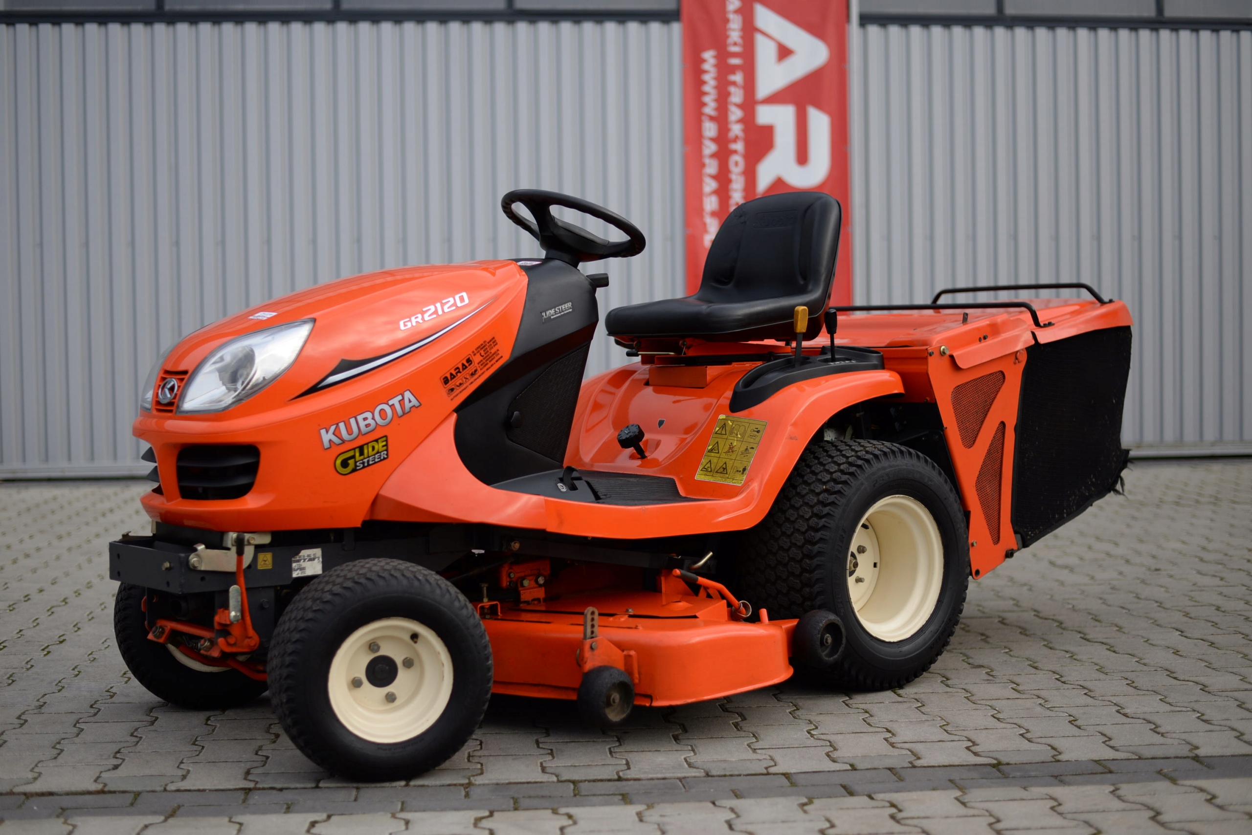 Kubota gr2120 attachments