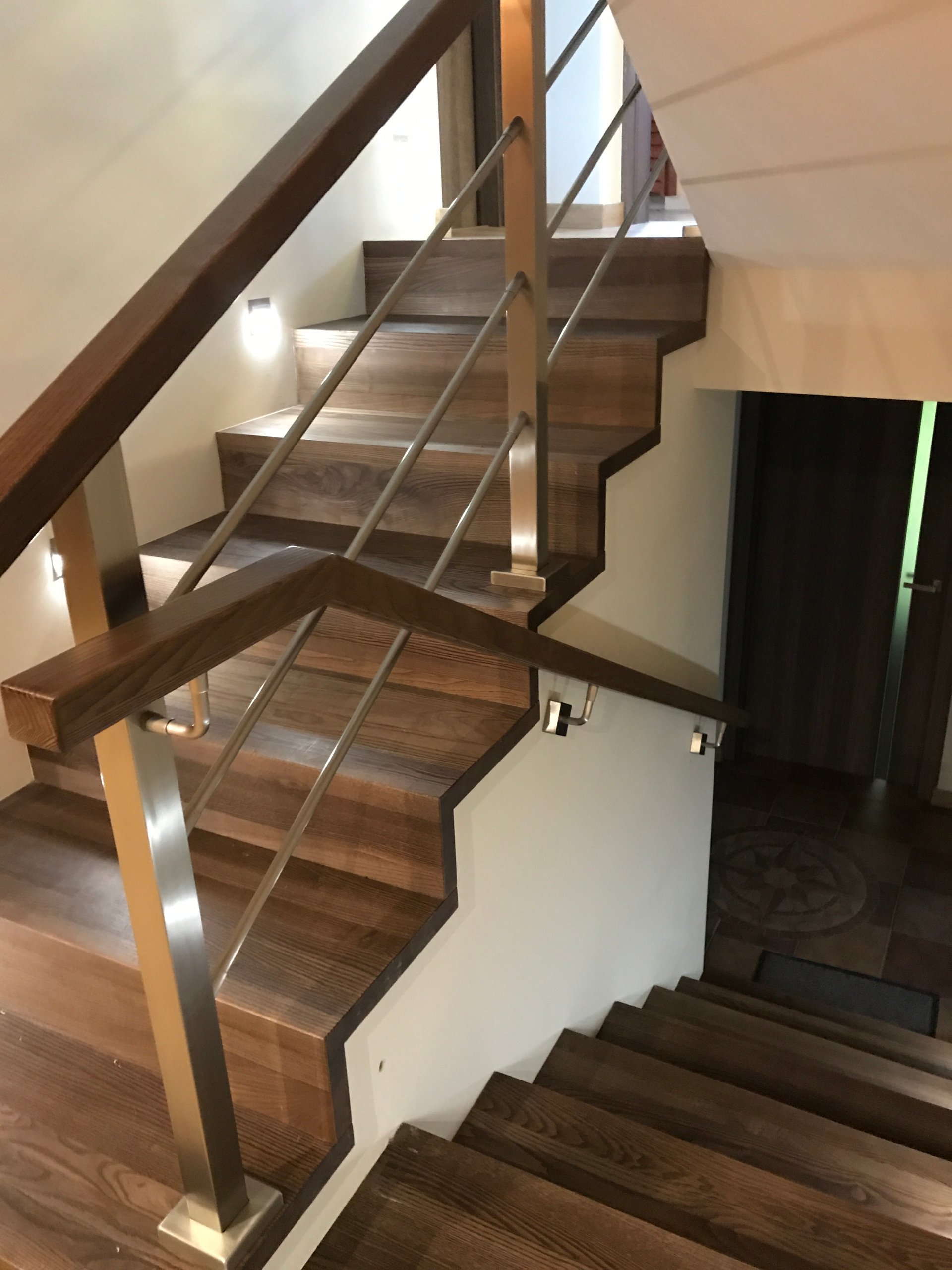 schody-dywanowe-drewniane-producent-7830427332-oficjalne