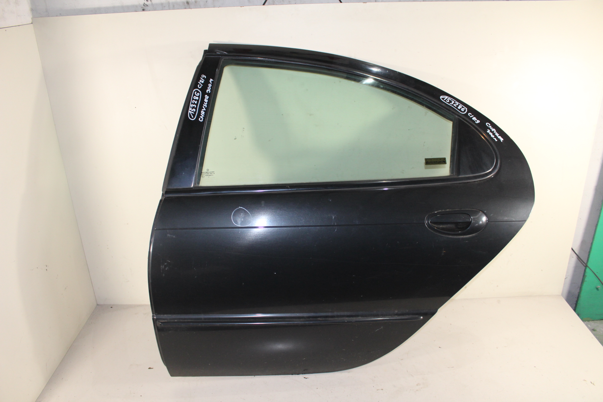 Drzwi Tył Lewy Chrysler 300M kompletne 6808829016