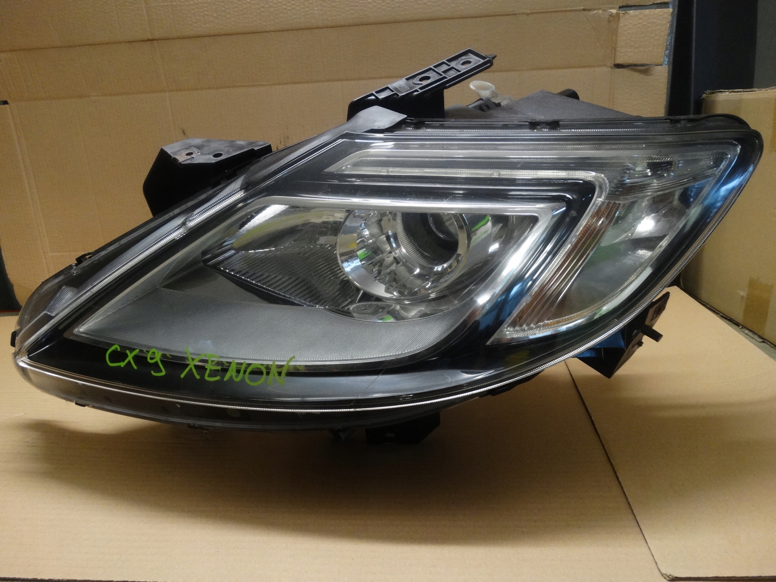 MAZDA CX9 CX9 XENON LAMPA LEWA PRZEDNIA ORG 2007