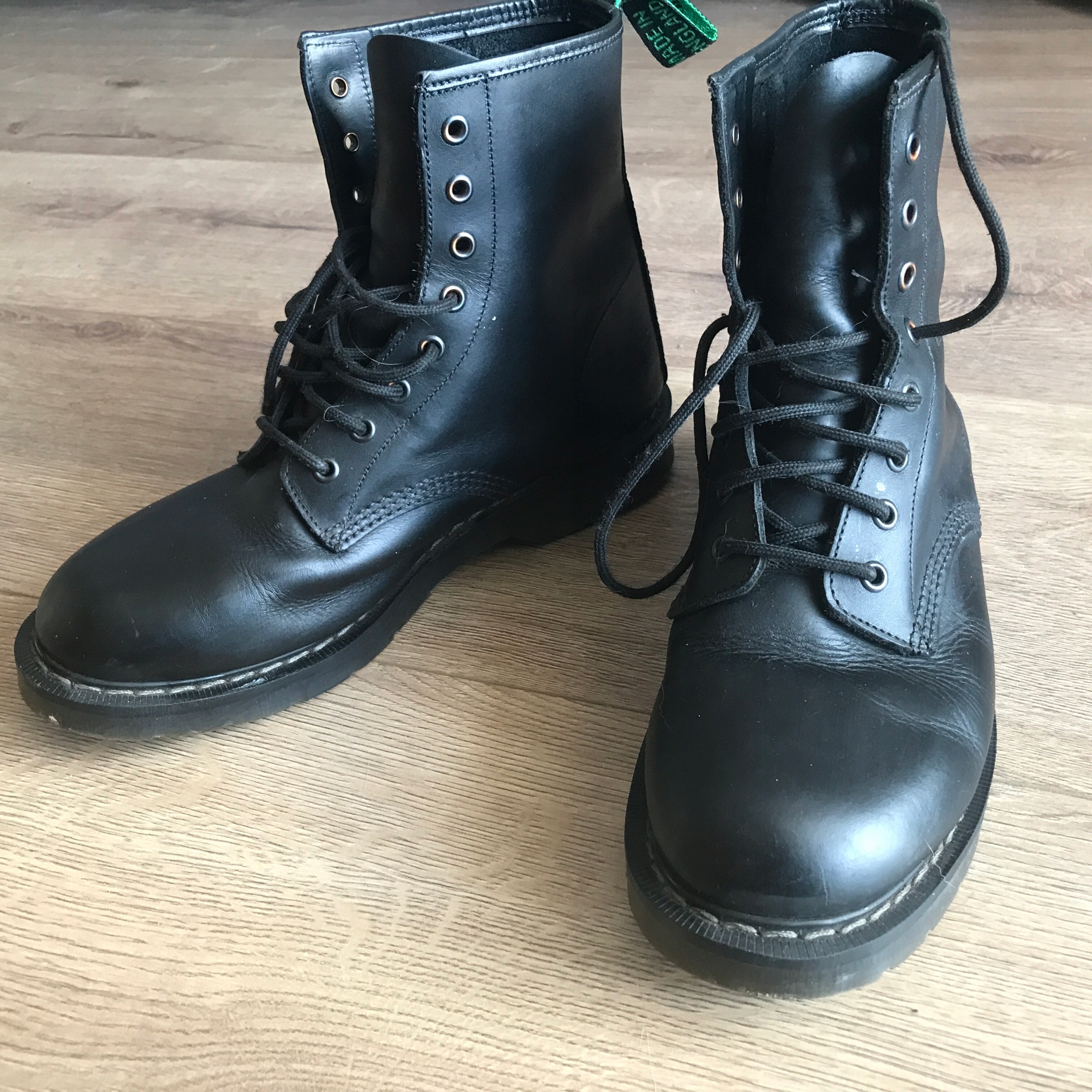 【Nice Age】　SOLOVAIR　8ホール　ENGLAND製 Nice Age】 SOLOVAIR 8ホール ENGLAND製 SOLOVAIR(ソロベアー) 英国製8