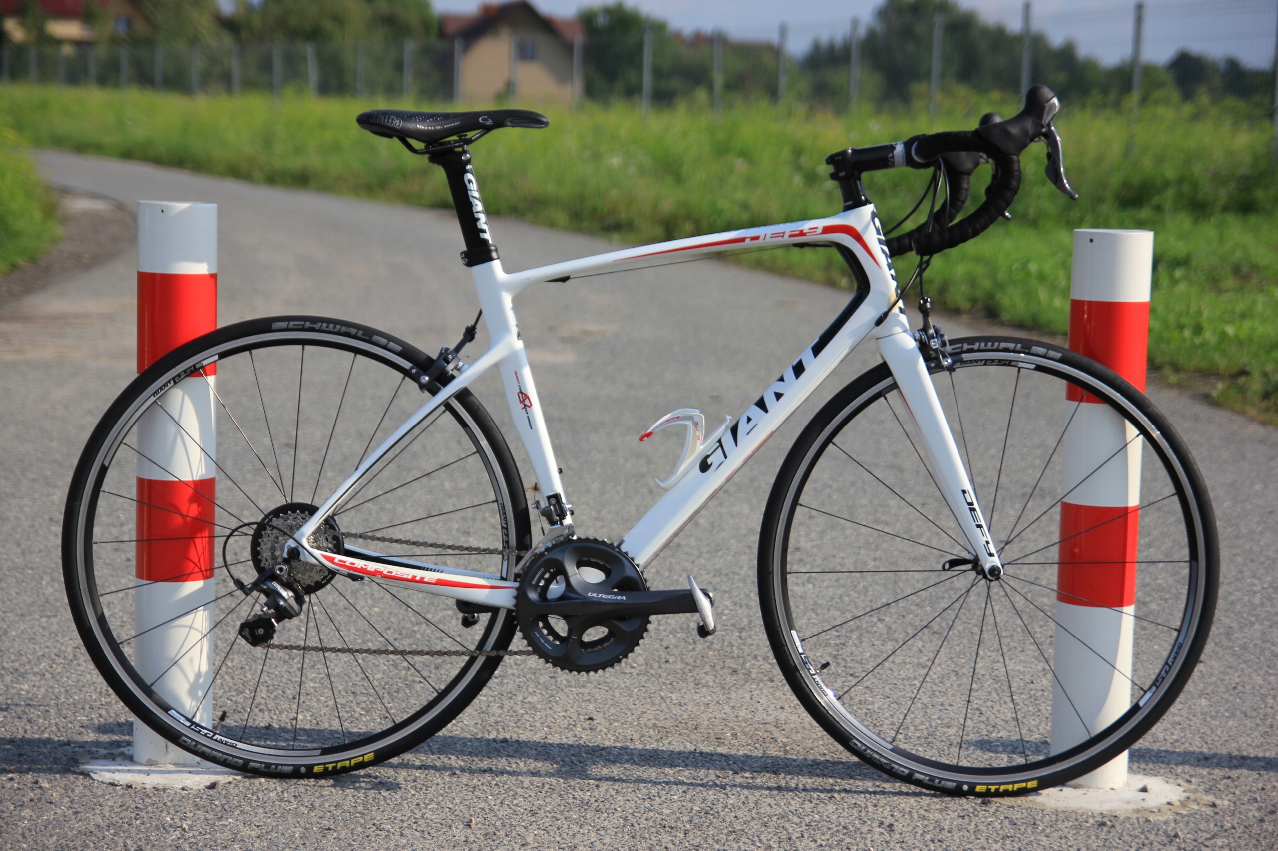 giant defy vs tcr
