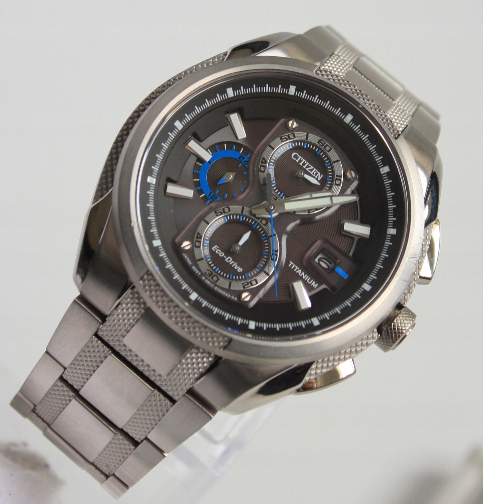 citizen eco drive titanium sapphire wr100