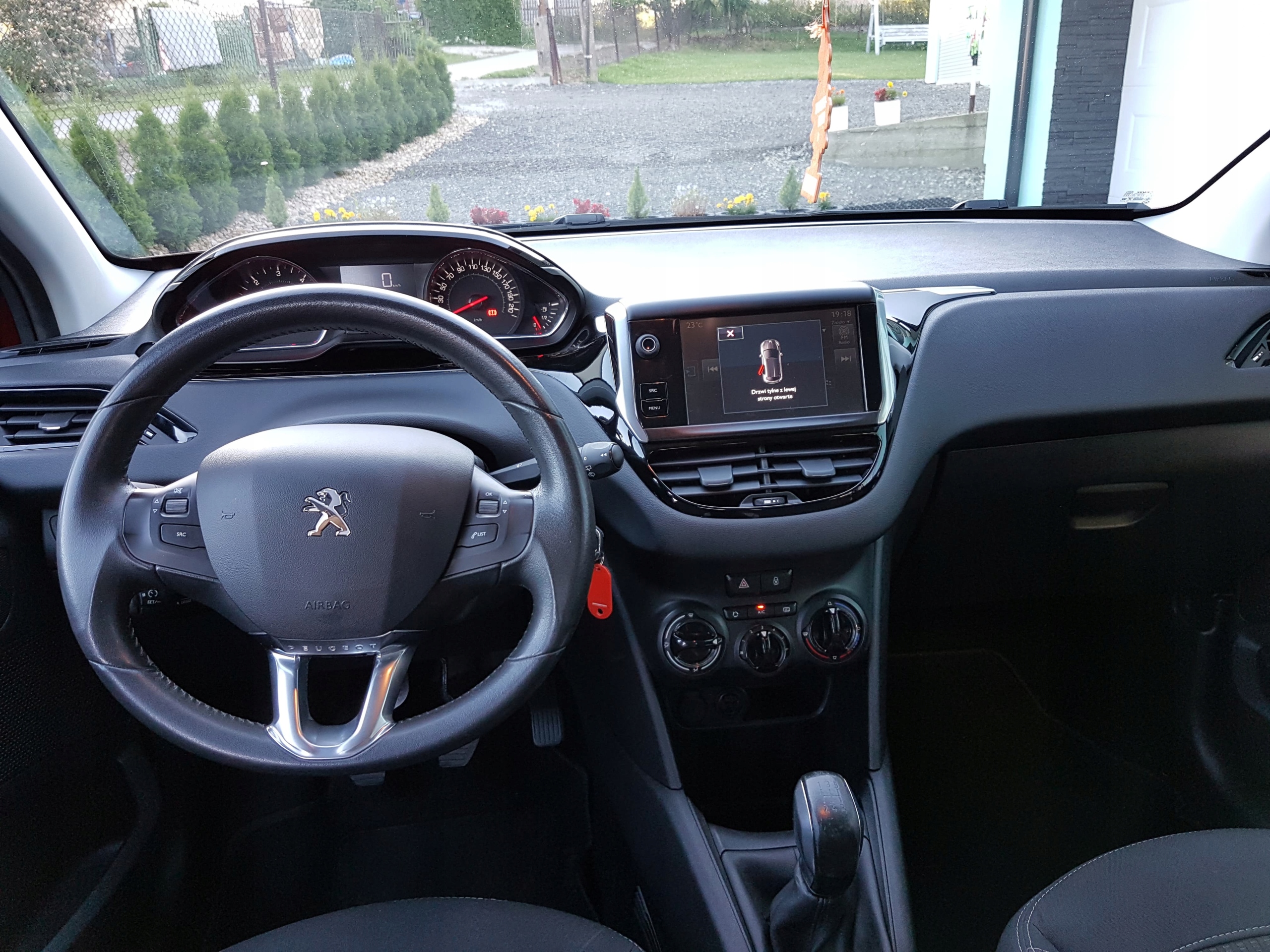 Peugeot 208 1.4 HDi STYLE LIFT 2016 8359248570