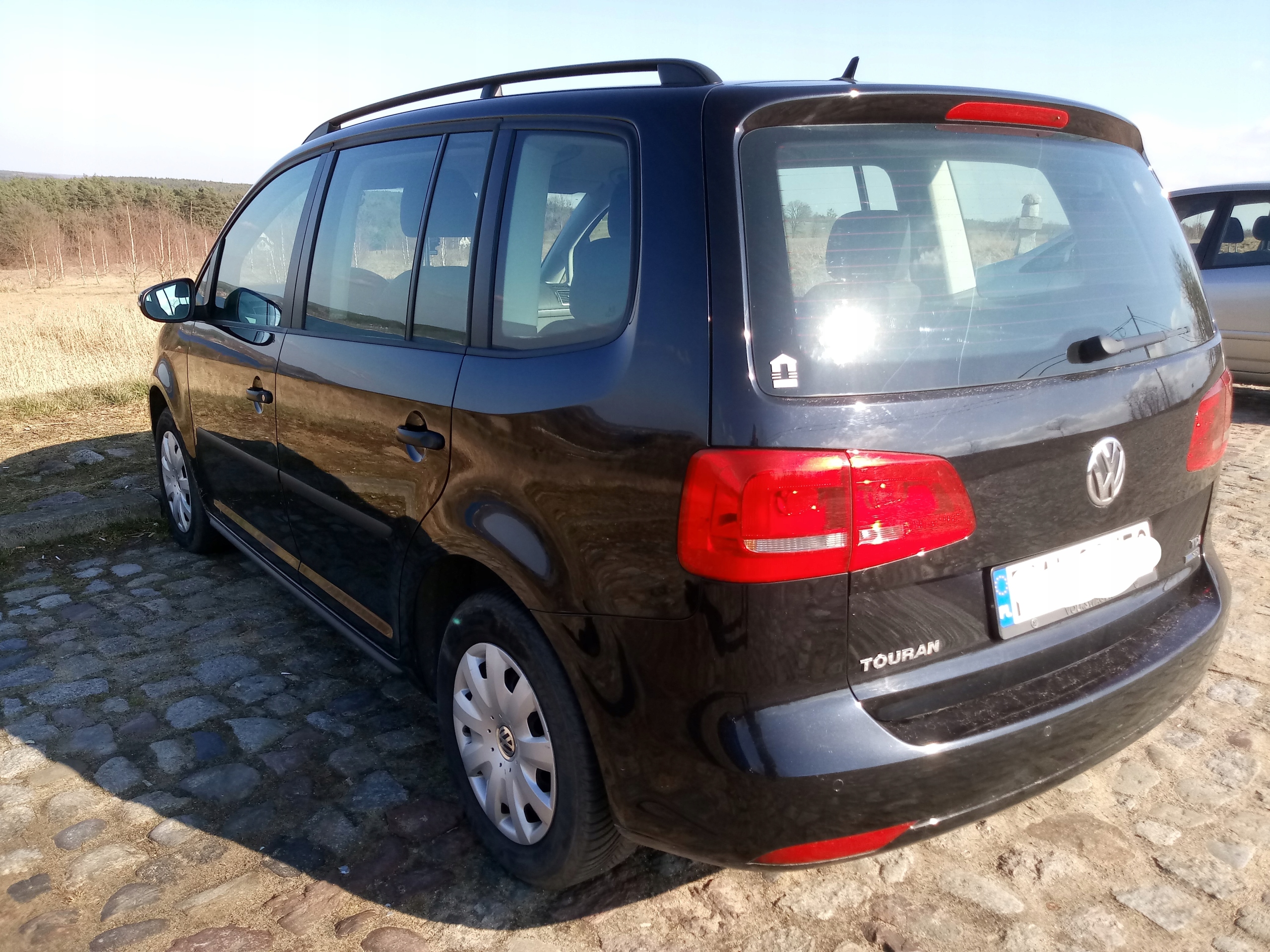 Volkswagen Touran 2012 r., 7osobowy, książka serw