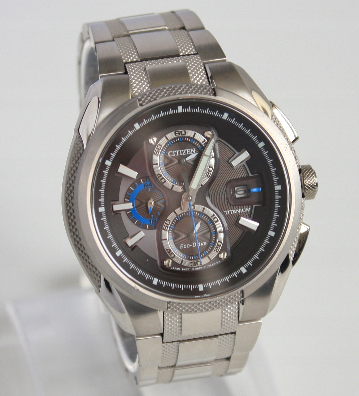 citizen eco drive titanium sapphire wr 100