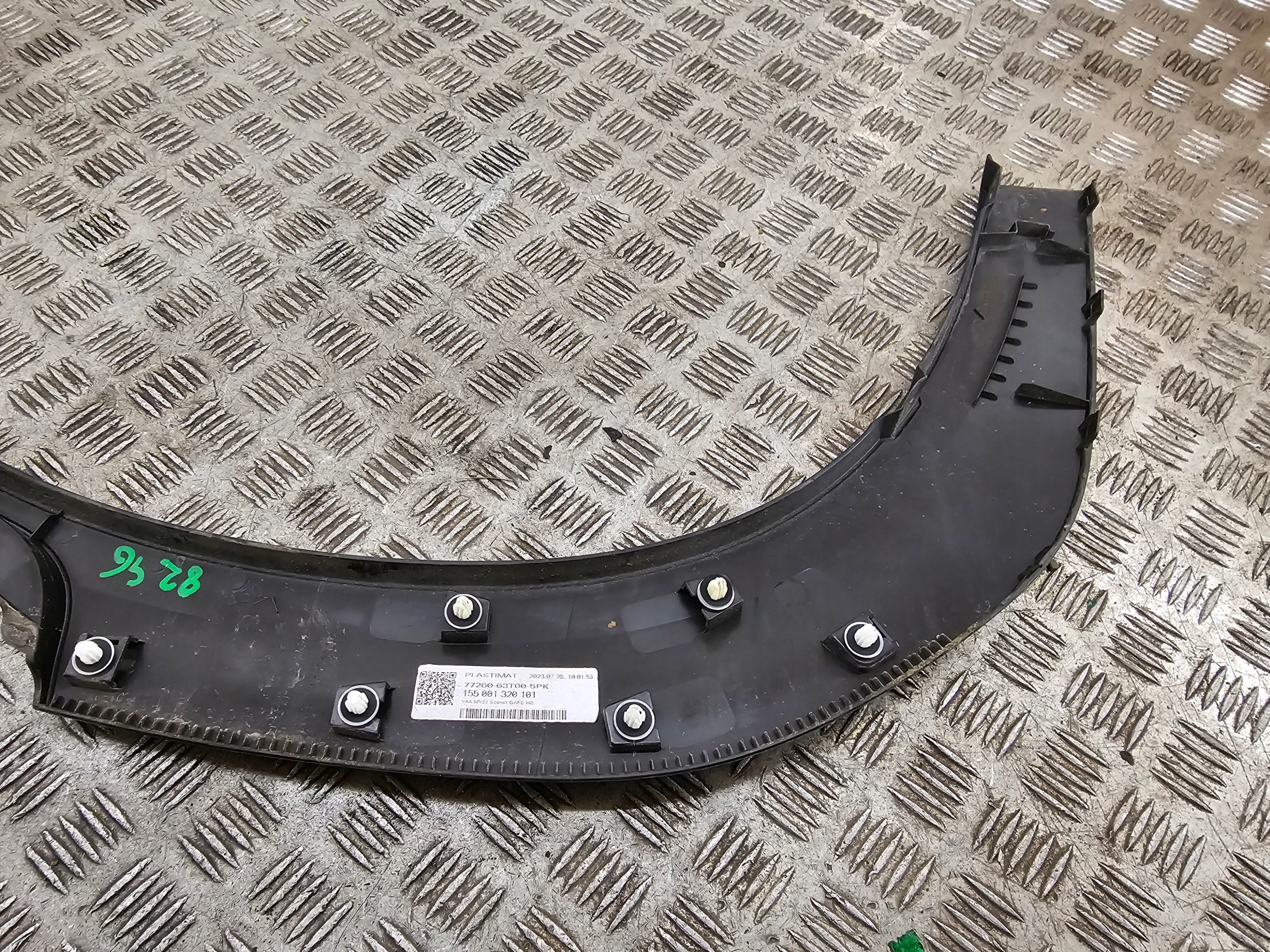 SUZUKI S-CROSS couverture aile gauche arrière 77261-63T0