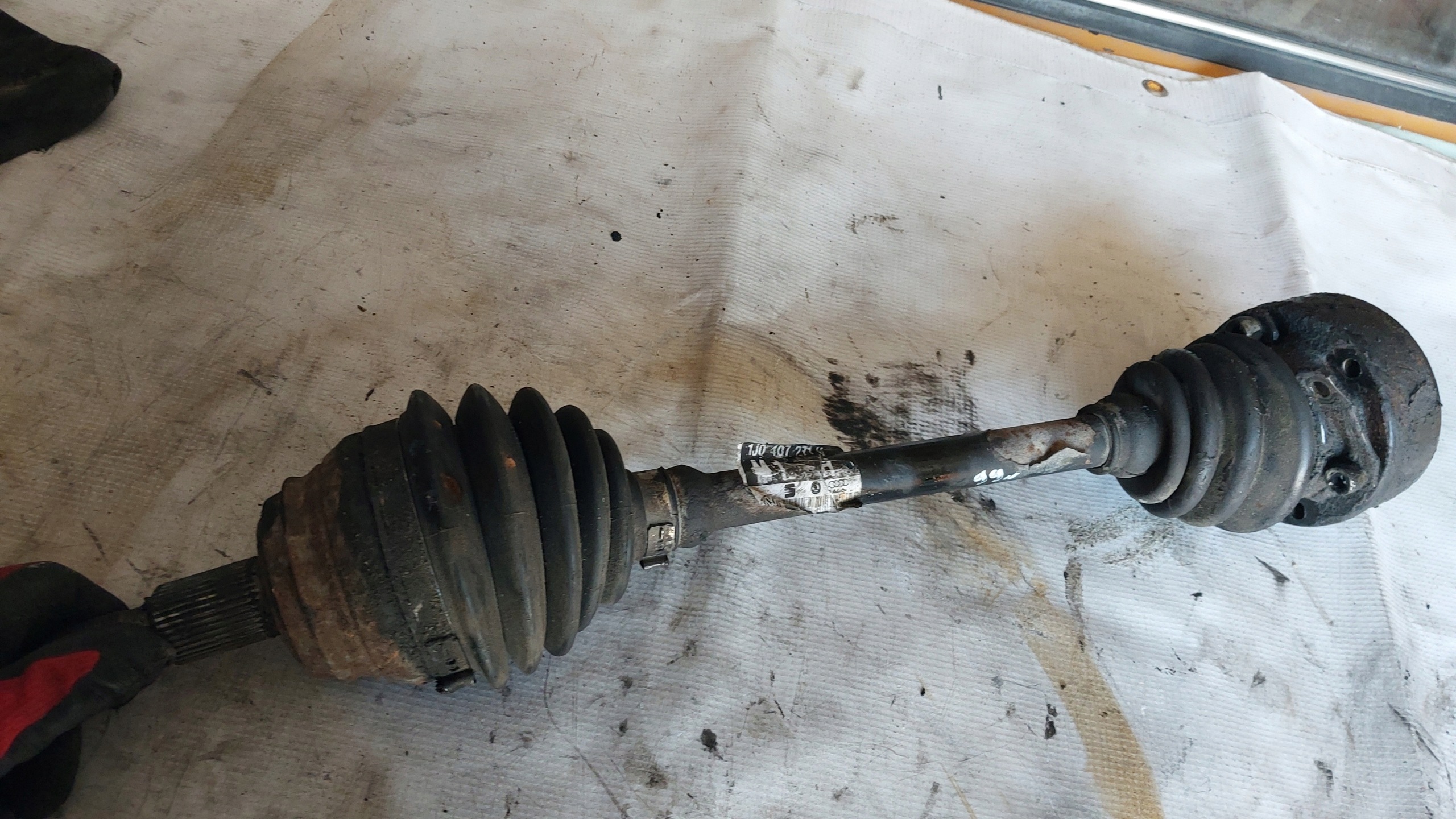 Volkswagen AUDI SEAT OE 1J0407271H semi-axis left