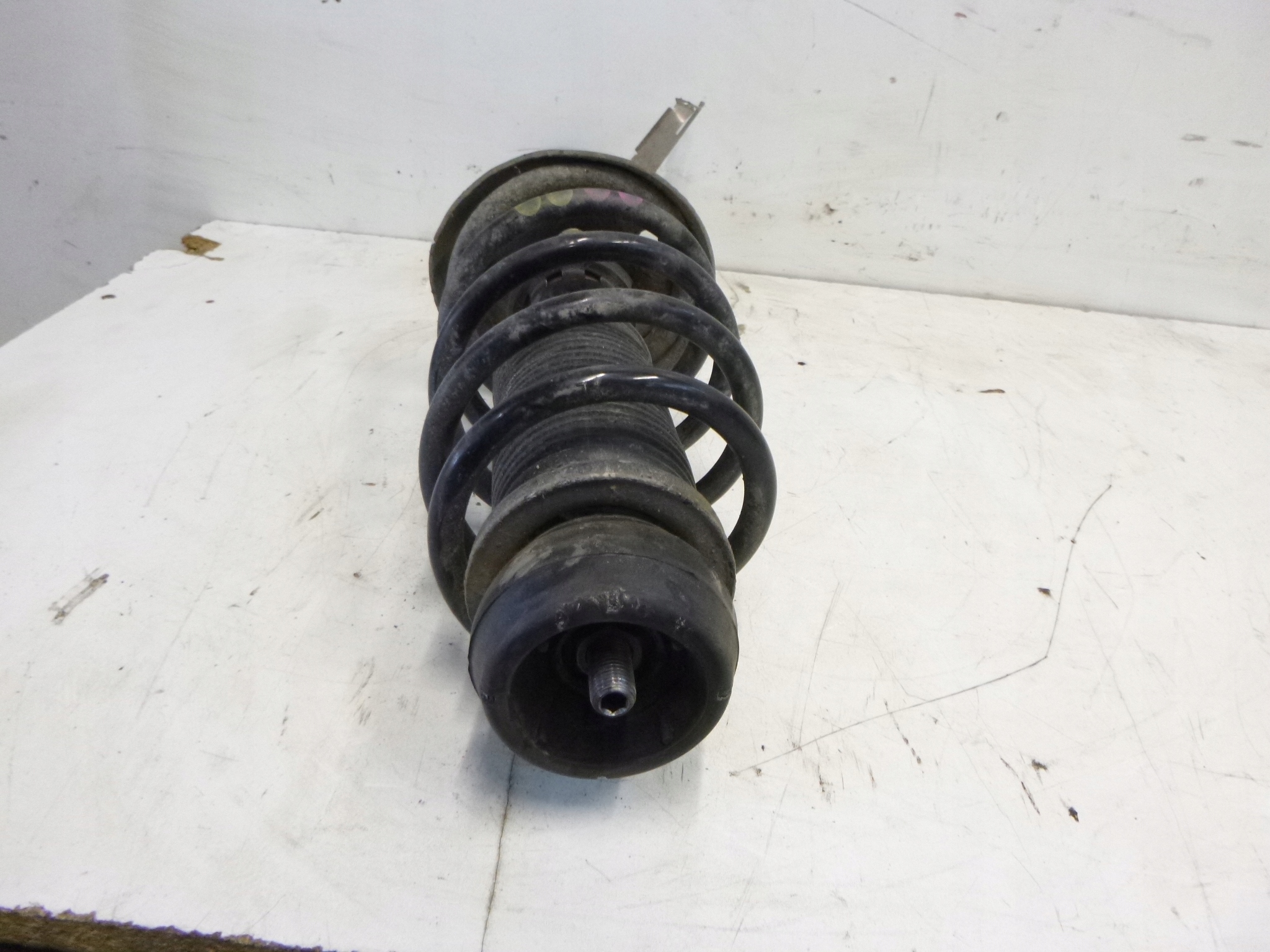 shock absorber front left VW Bora 2.0 1998 – 2005 kombi