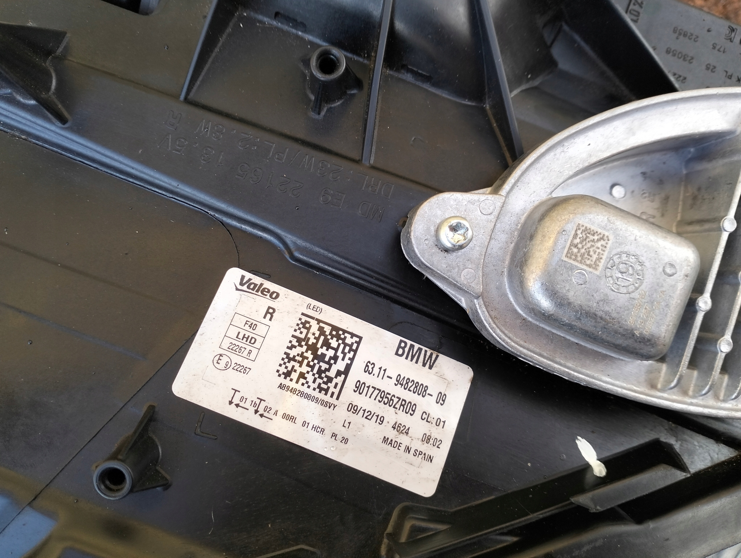 LAMPA LAMPY PRAWA PRZEDNIA BMW 1 F40 FULL LED Numer katalogowy części 9482808