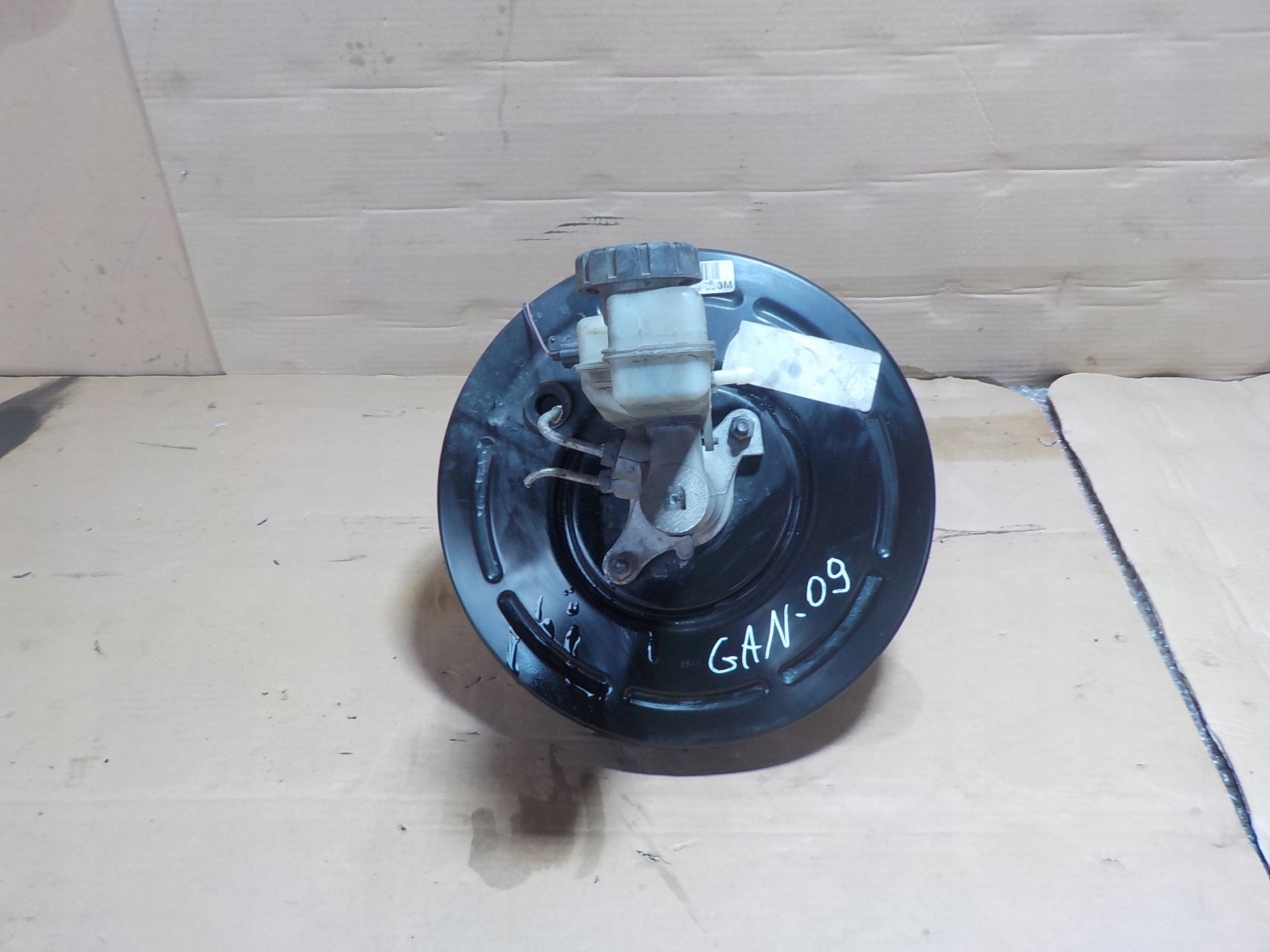 Задние тормоза рено меган 1. Рено сценик 2 тормозная система. Педаль тормоза рено меган 3 как разобрать. Педали мегаy 2. Рено меган 3 педали.