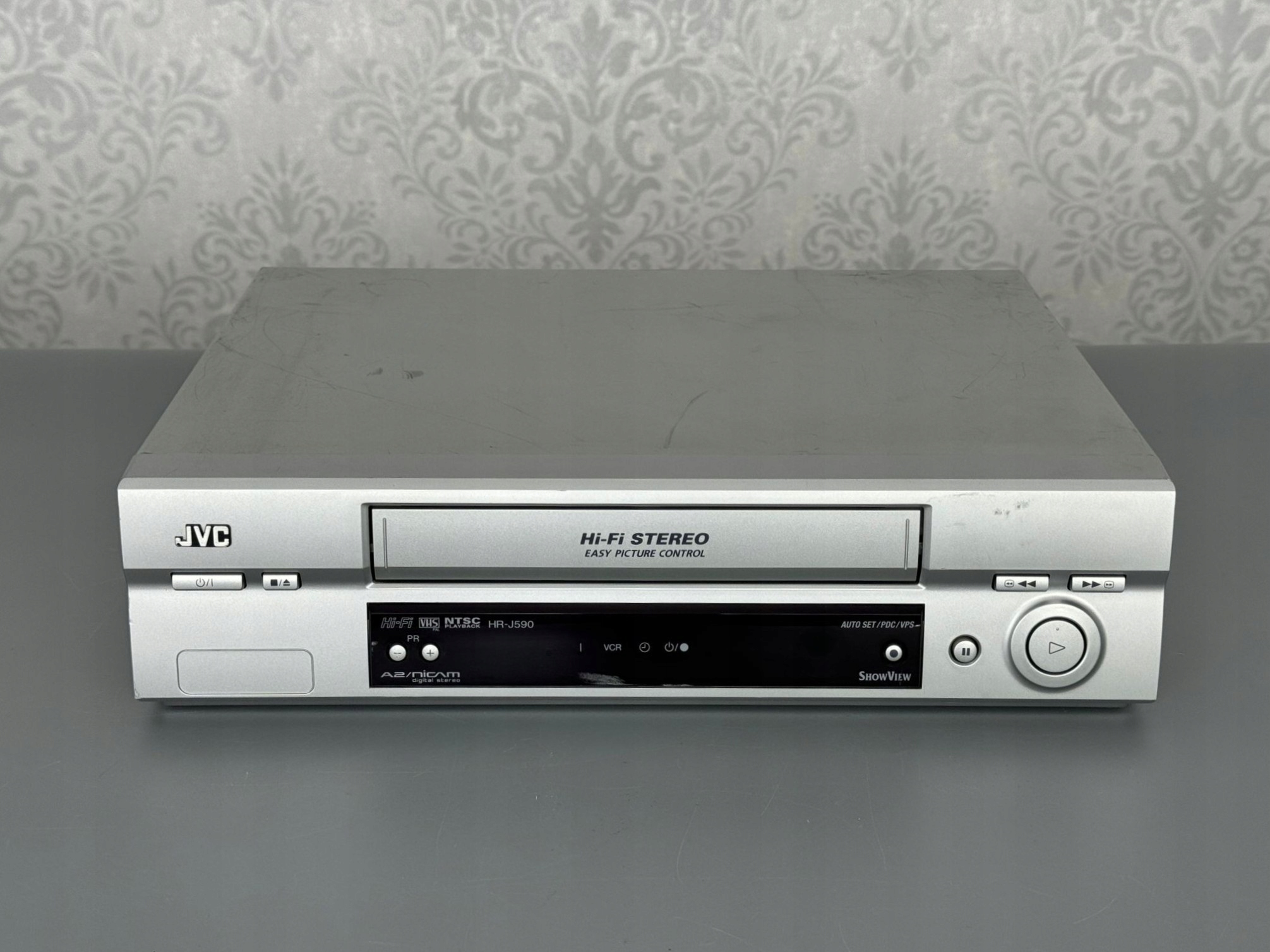 Magnetowid-VHS-JVC-HR-J590-