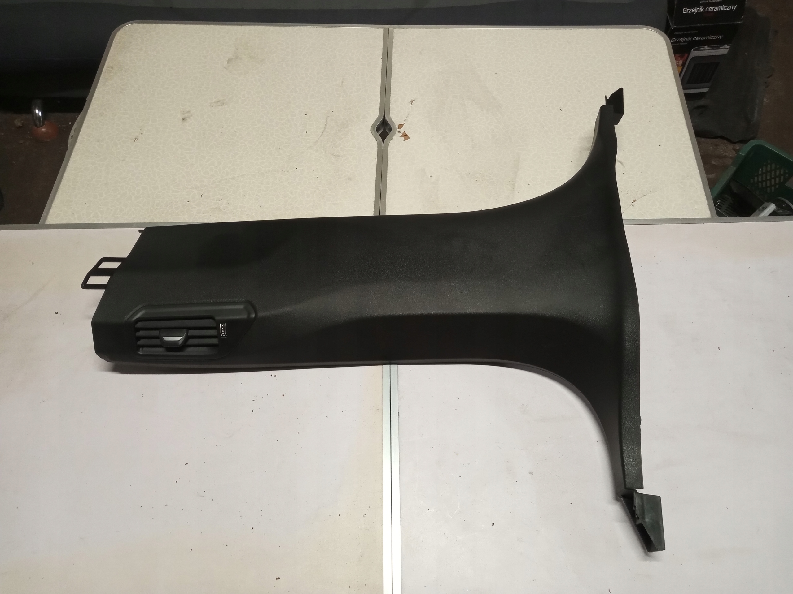 BMW X5 G05 OSŁONA SŁUPKA LEWA KRATKA NAWIEWU OBUDOWA NAWIEW 7434275