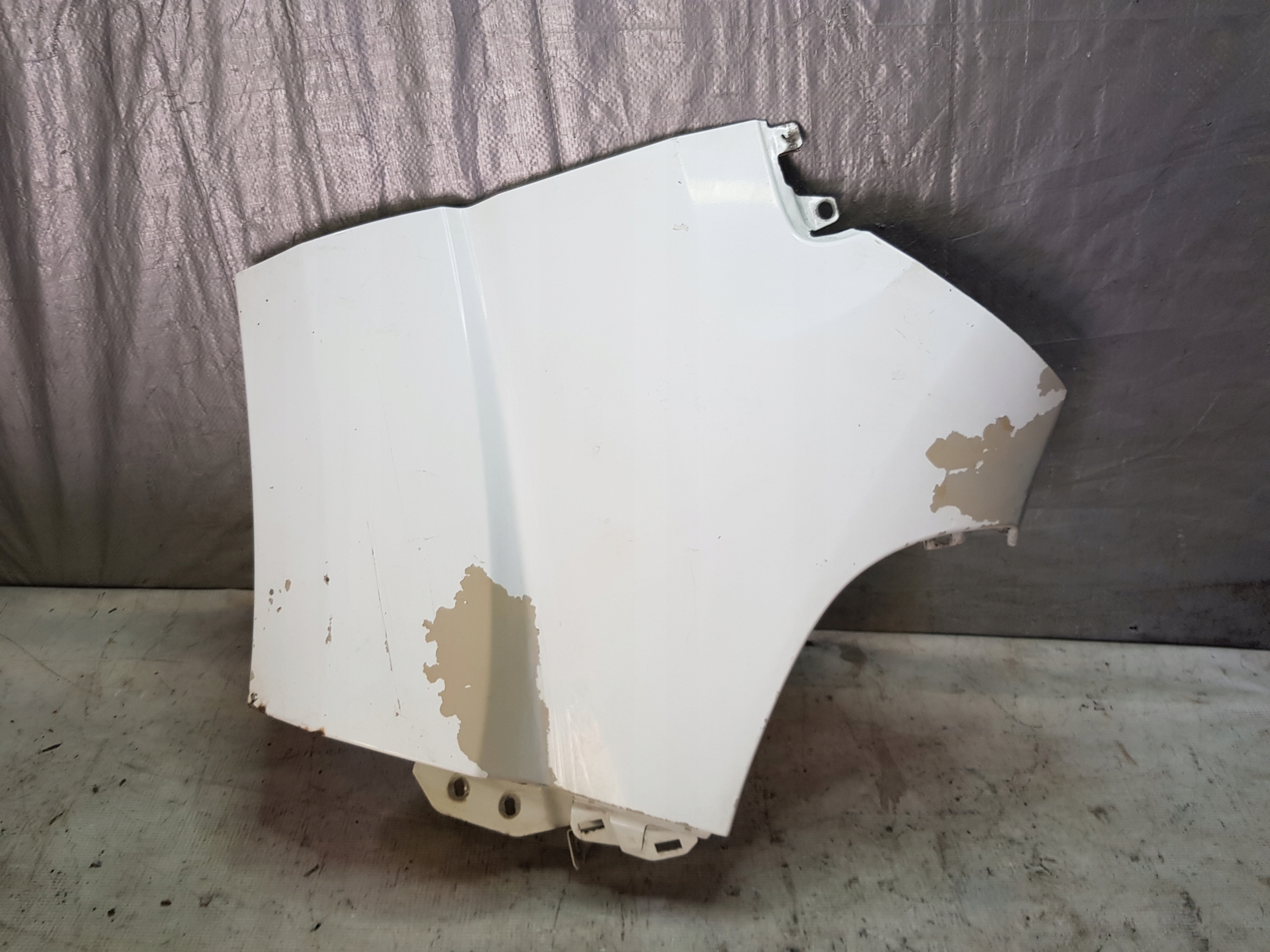fender FIAT BOXER right front 12r. BIALY