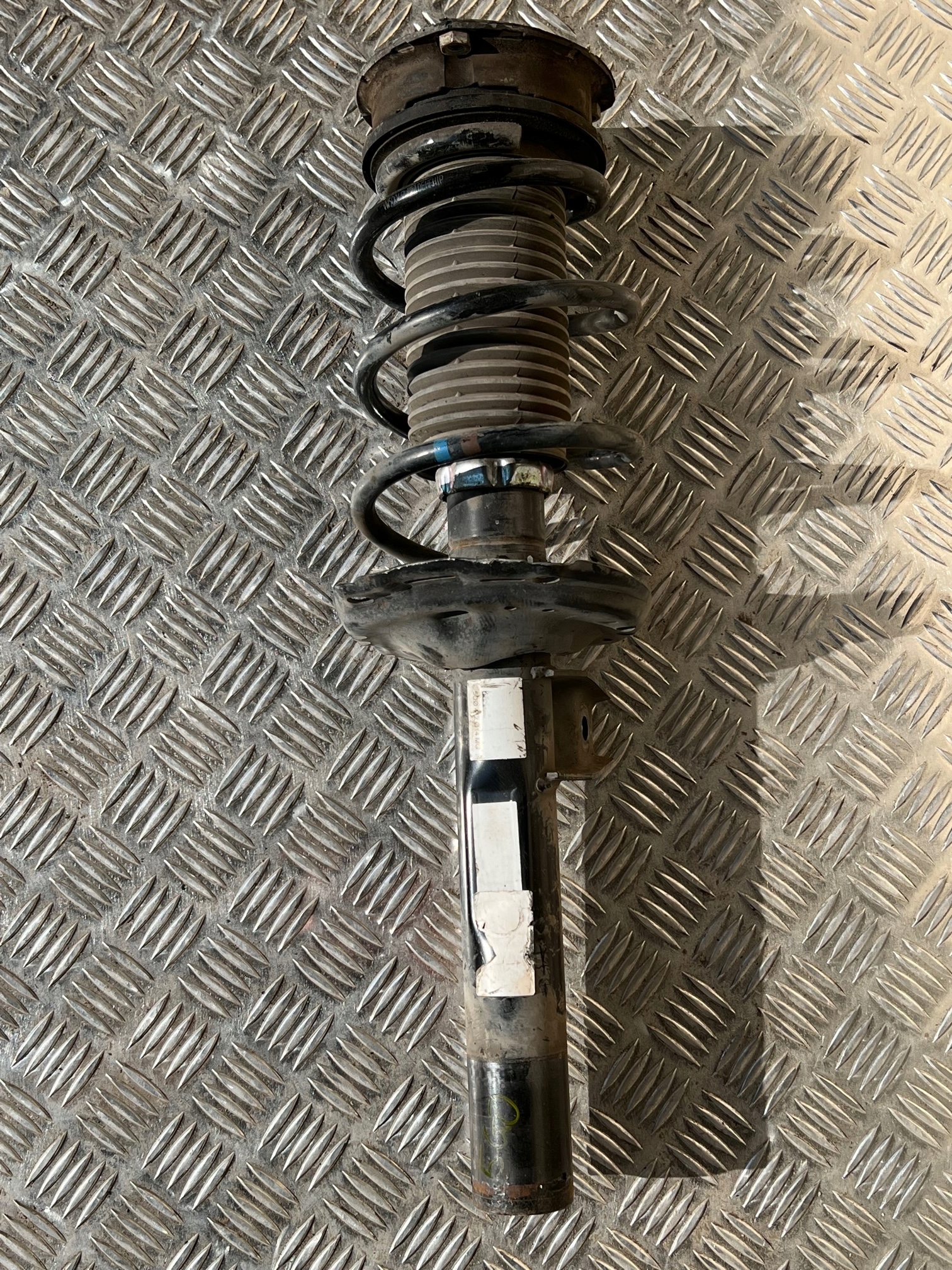 shock absorber front GOLF VII 5G0 5Q0412014MG