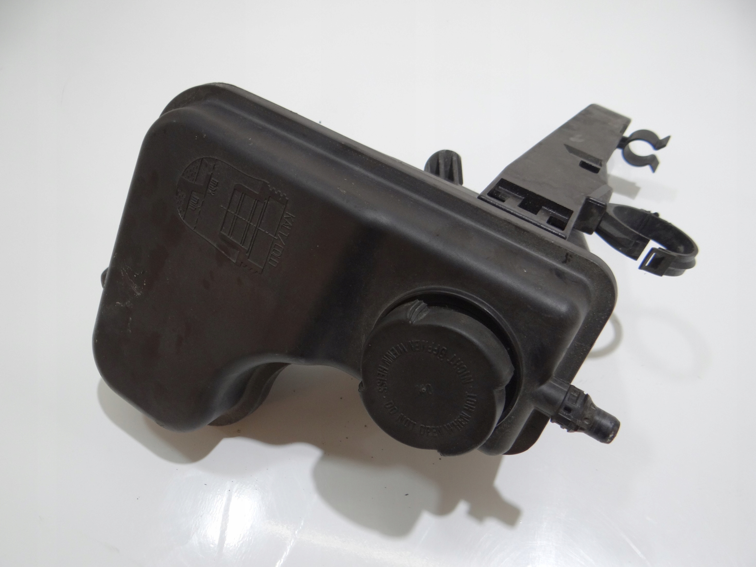 Réservoir eau BMW E60 E61 306D3 7800293 (4642163)