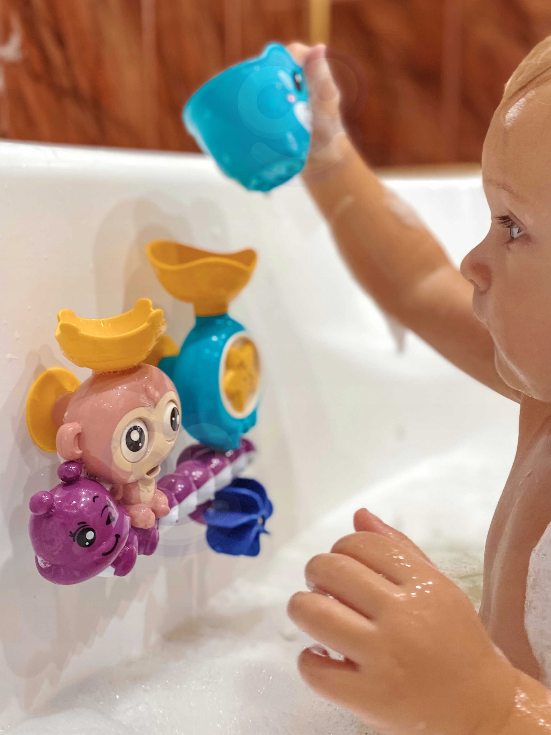 ZESTAW ZABAWKA WODNA DO KĄPIELI WANNY MAŁPKA + KUBECZEK WOOPIE BABY Materiał plastik