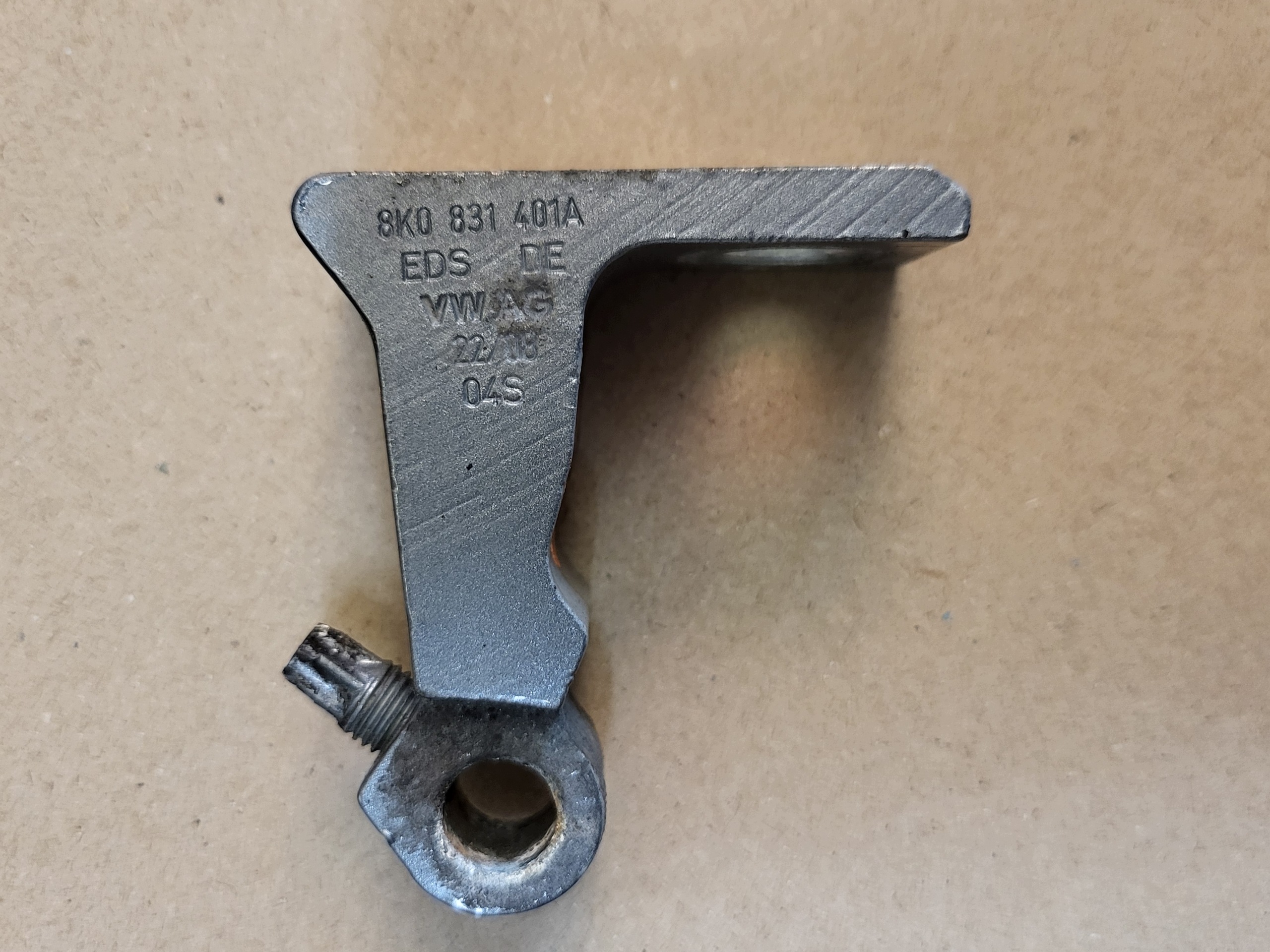 hinge (POLOWKA) Z door left front DOL lower AUDI A4 B8 A5 8T 8K0831401A