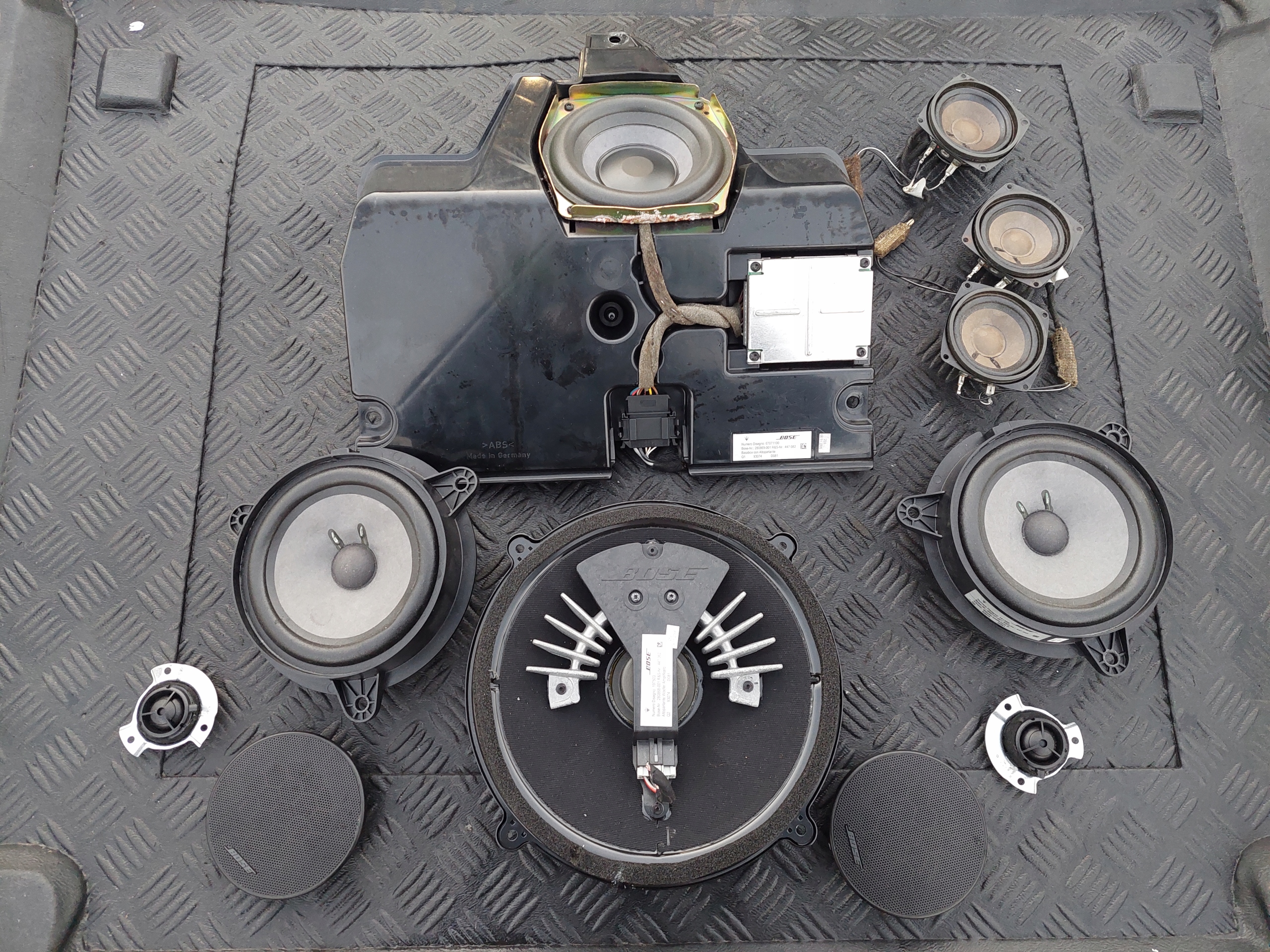 repráky SUBWOOFER BOSE MASERATI QUATTROPORTE V