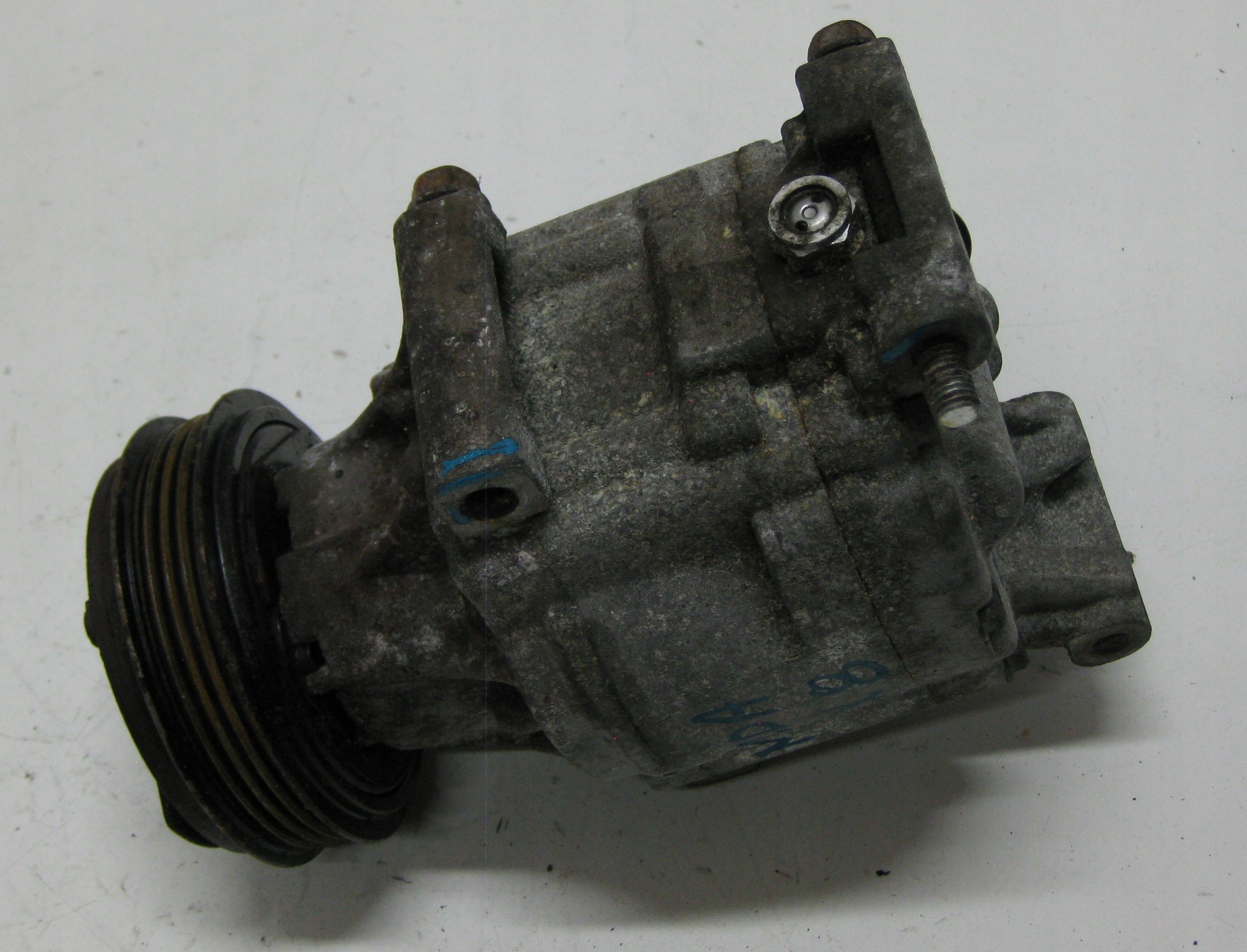 MAZDA RX-8 compressor of the air conditioning compressor; 447260-7921