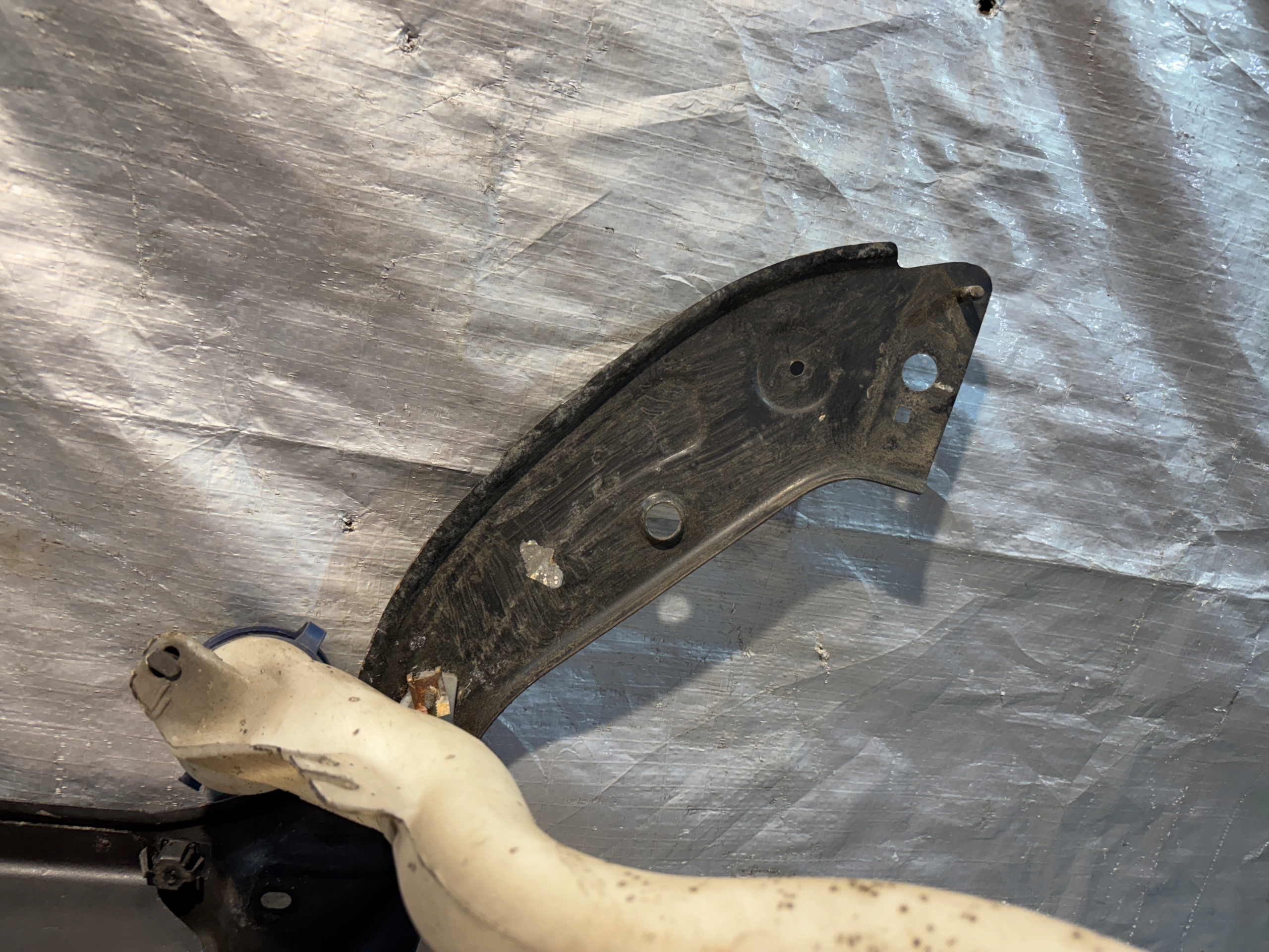 support panel for radiators upper Peugeot Partner and 1 lift