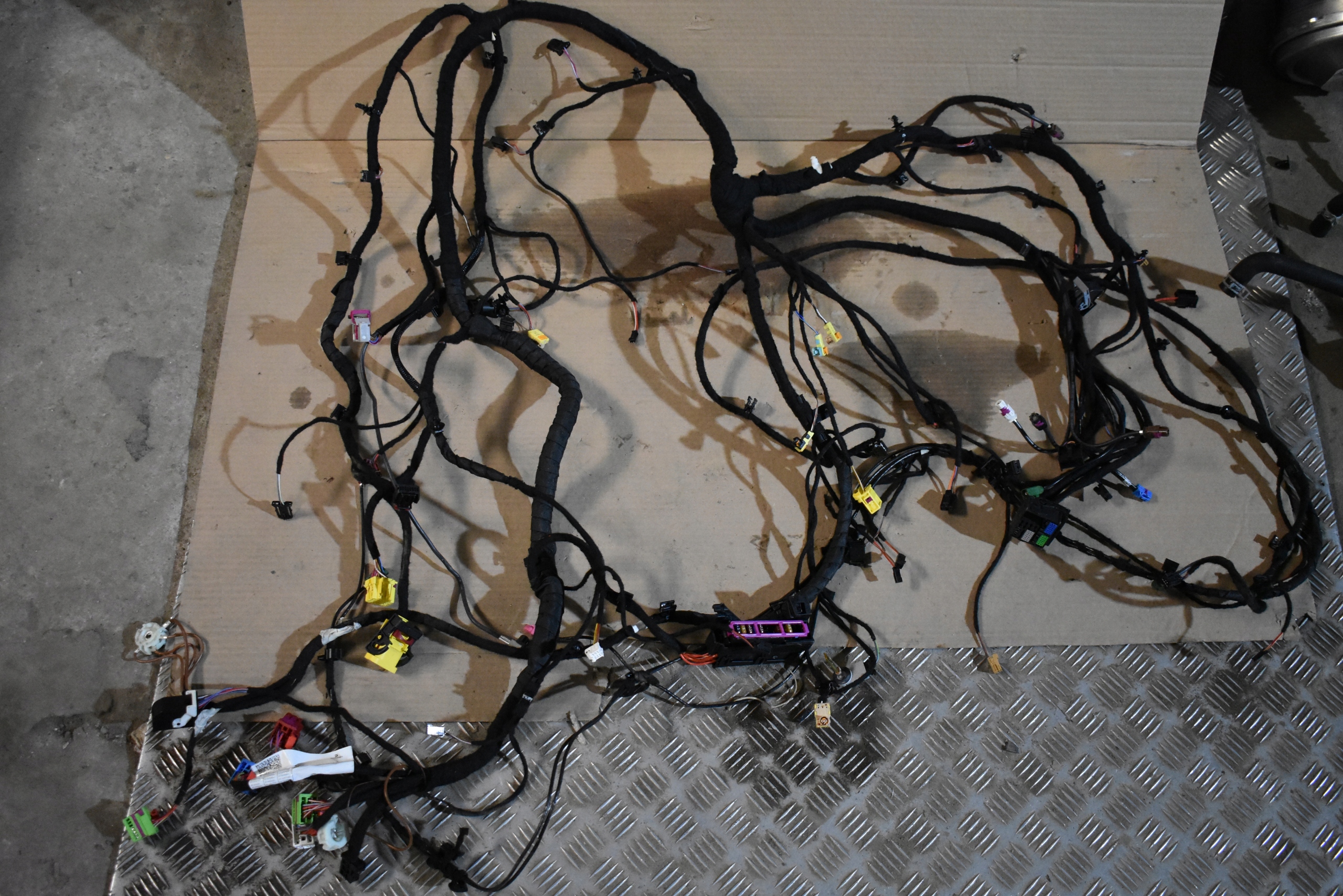parfait état câblage console PORSCHE CAYENNE 9Y 1
