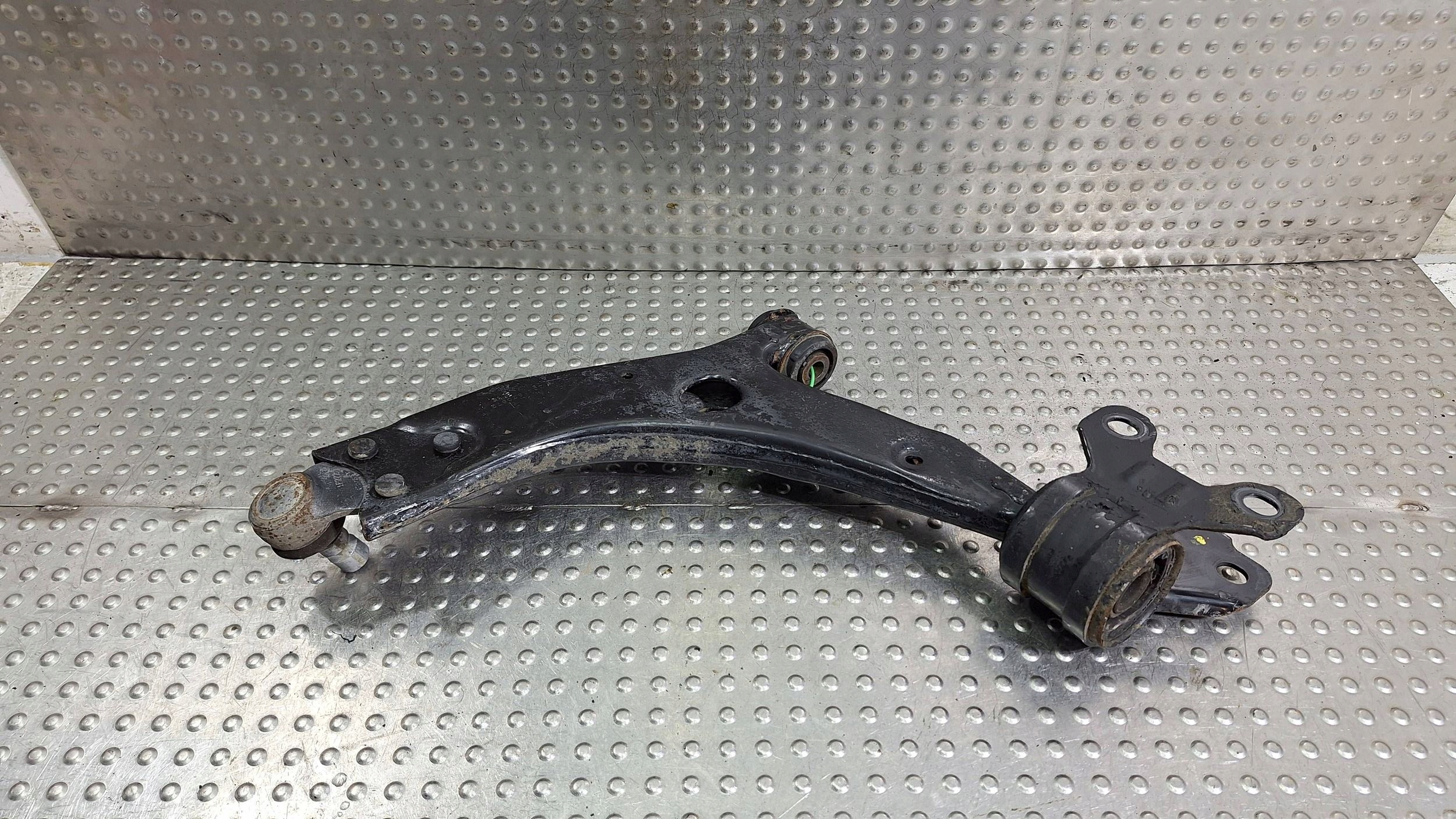 arm right front AV61-3A262-DA VOLVO V40 II LIFT (2016-2019) 2.0 D2