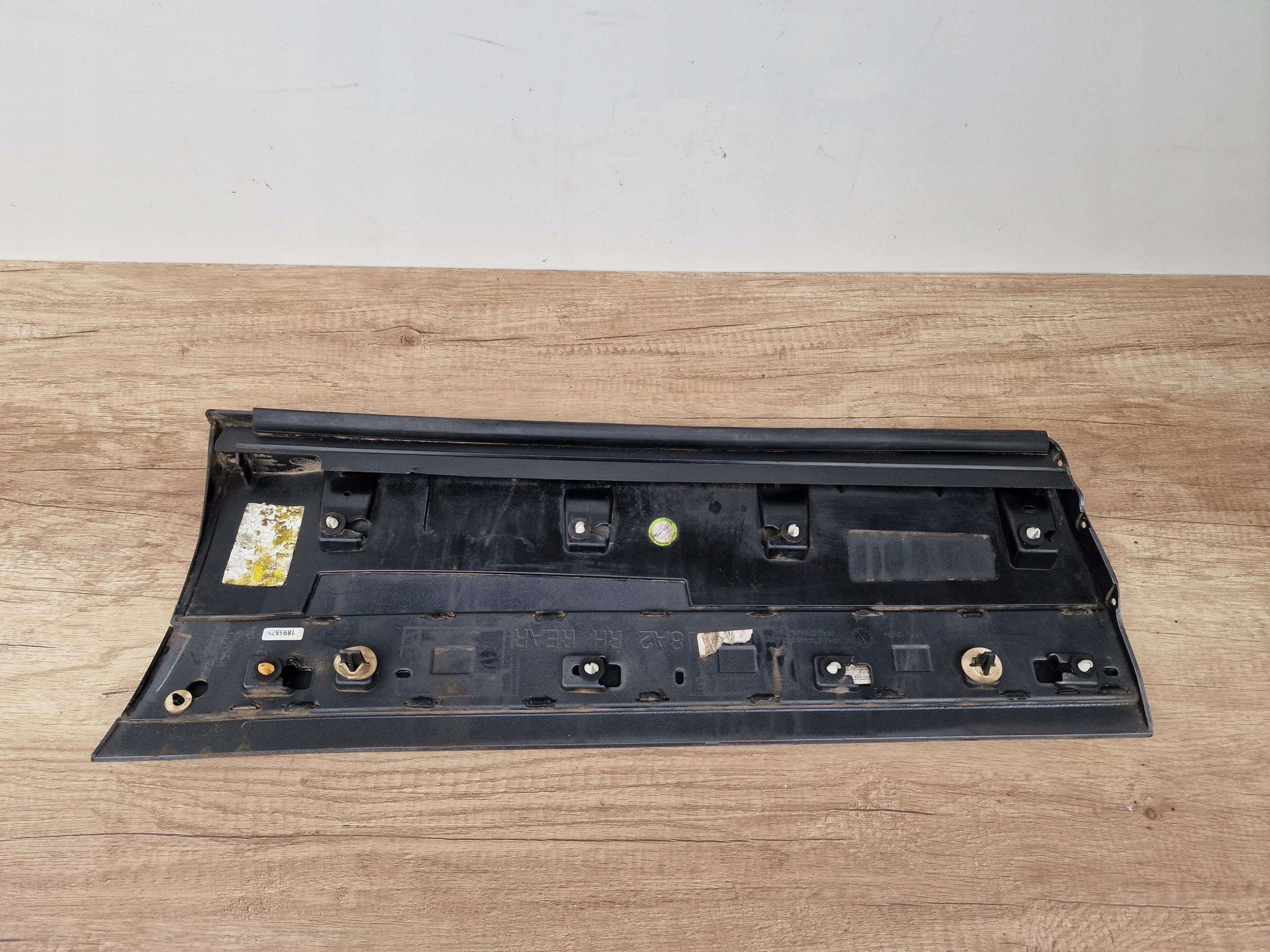 RANGE LAND ROVER VELAR moulding door right rear part OE