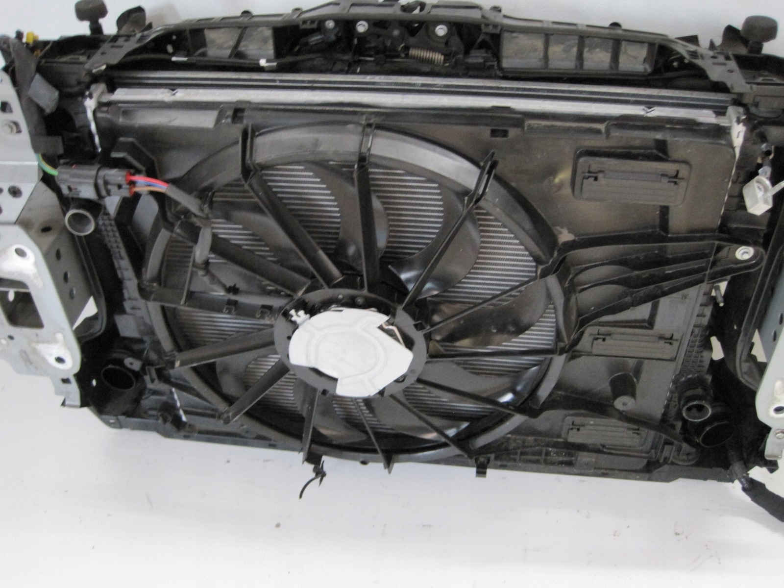 Pas przedni CHŁODNICE FORD KUGA MK3 1,5TDCI Typ samochodu Samochody osobowe