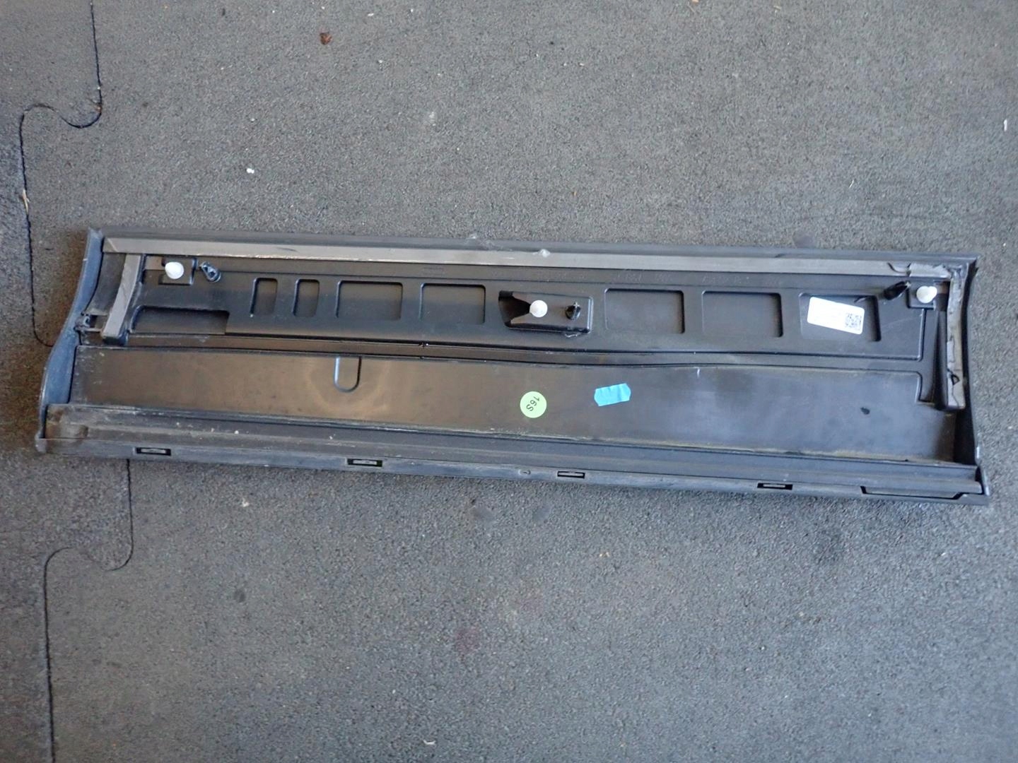 moulding door right rear part AUDI Q2 2016- 81A853970A
