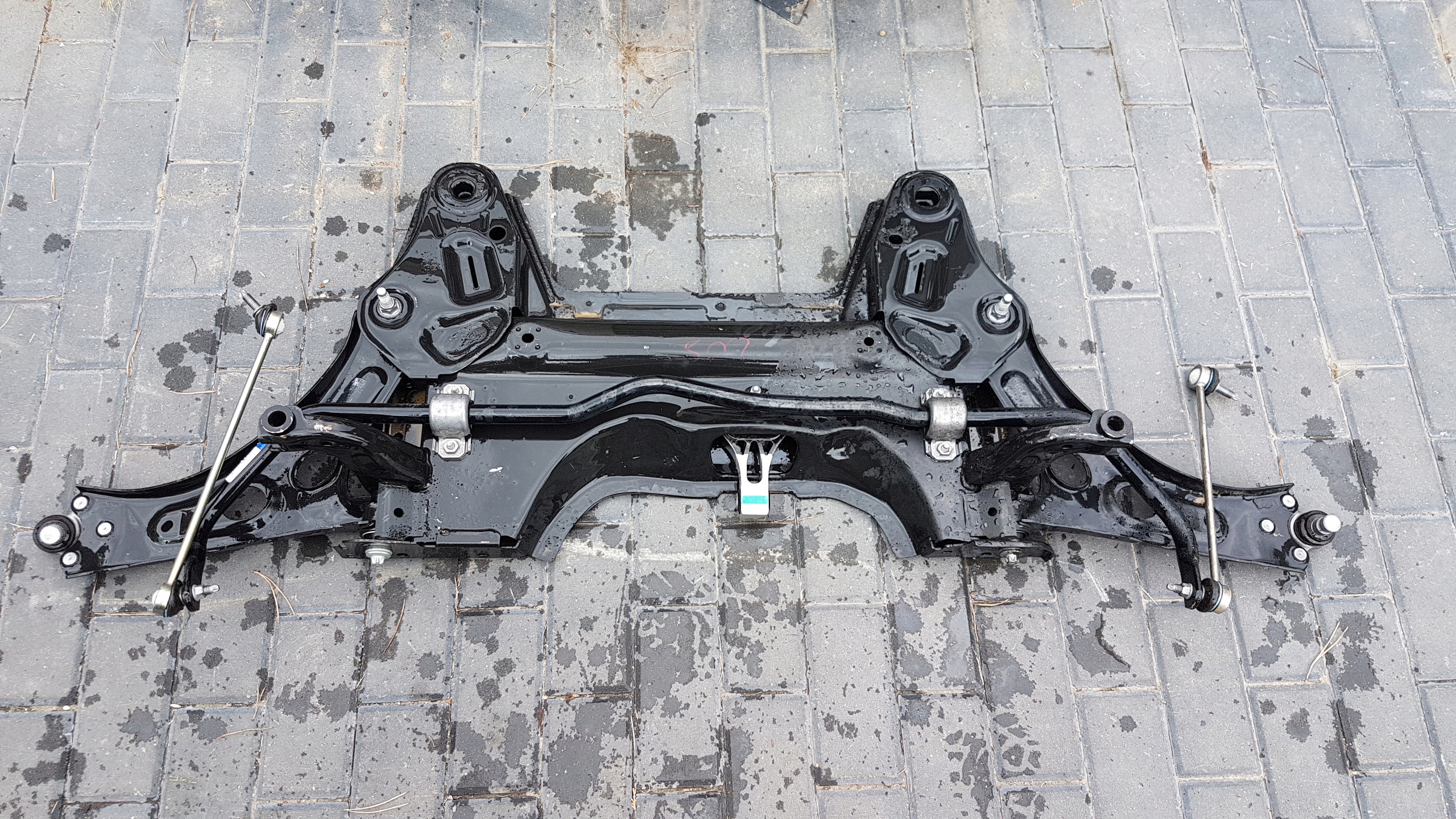 PEUGEOT 208 II SANKI WAHACZE KOMPLET