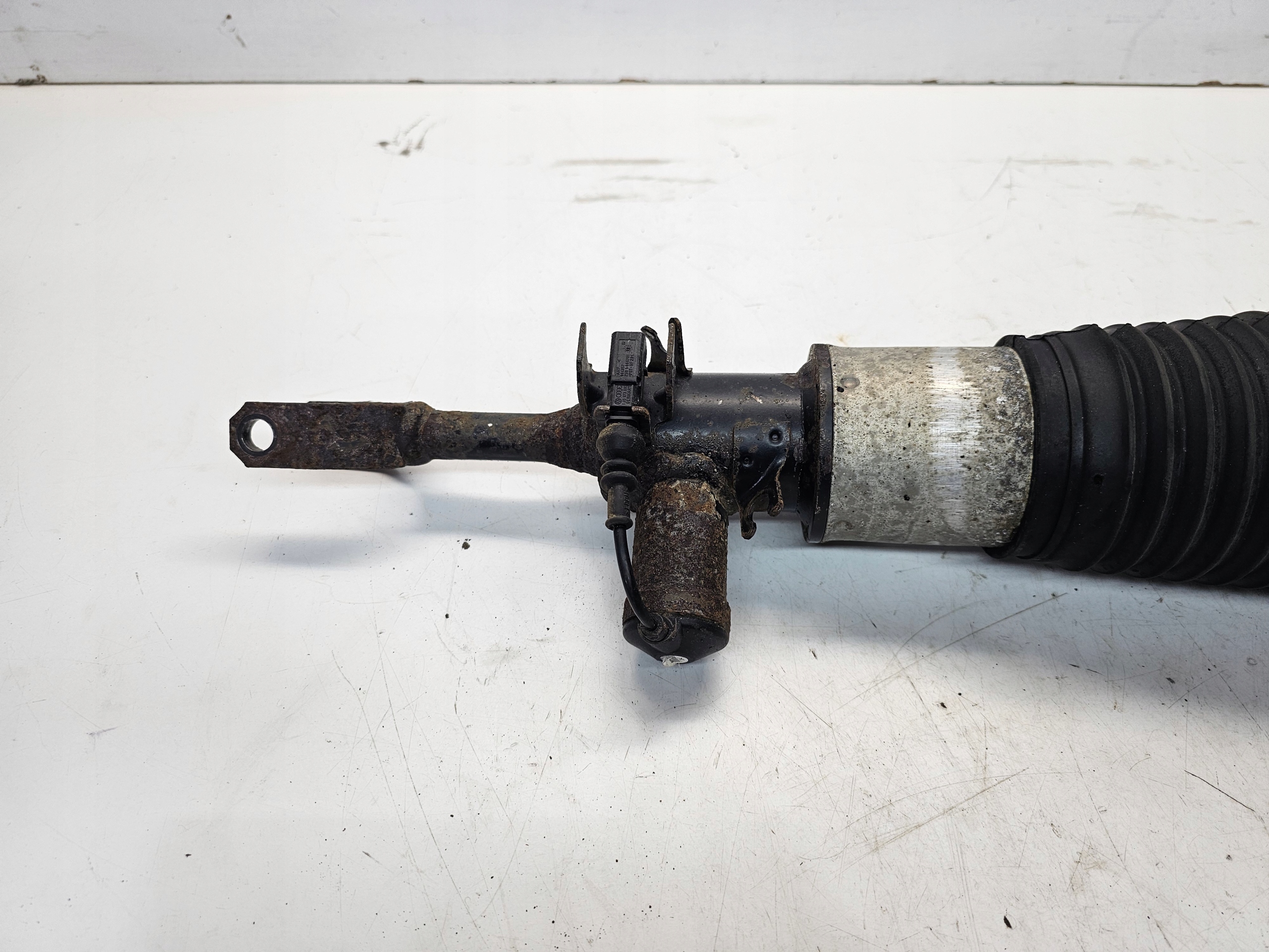 shock absorber left front AUDI A6 C6 4F0616039AA