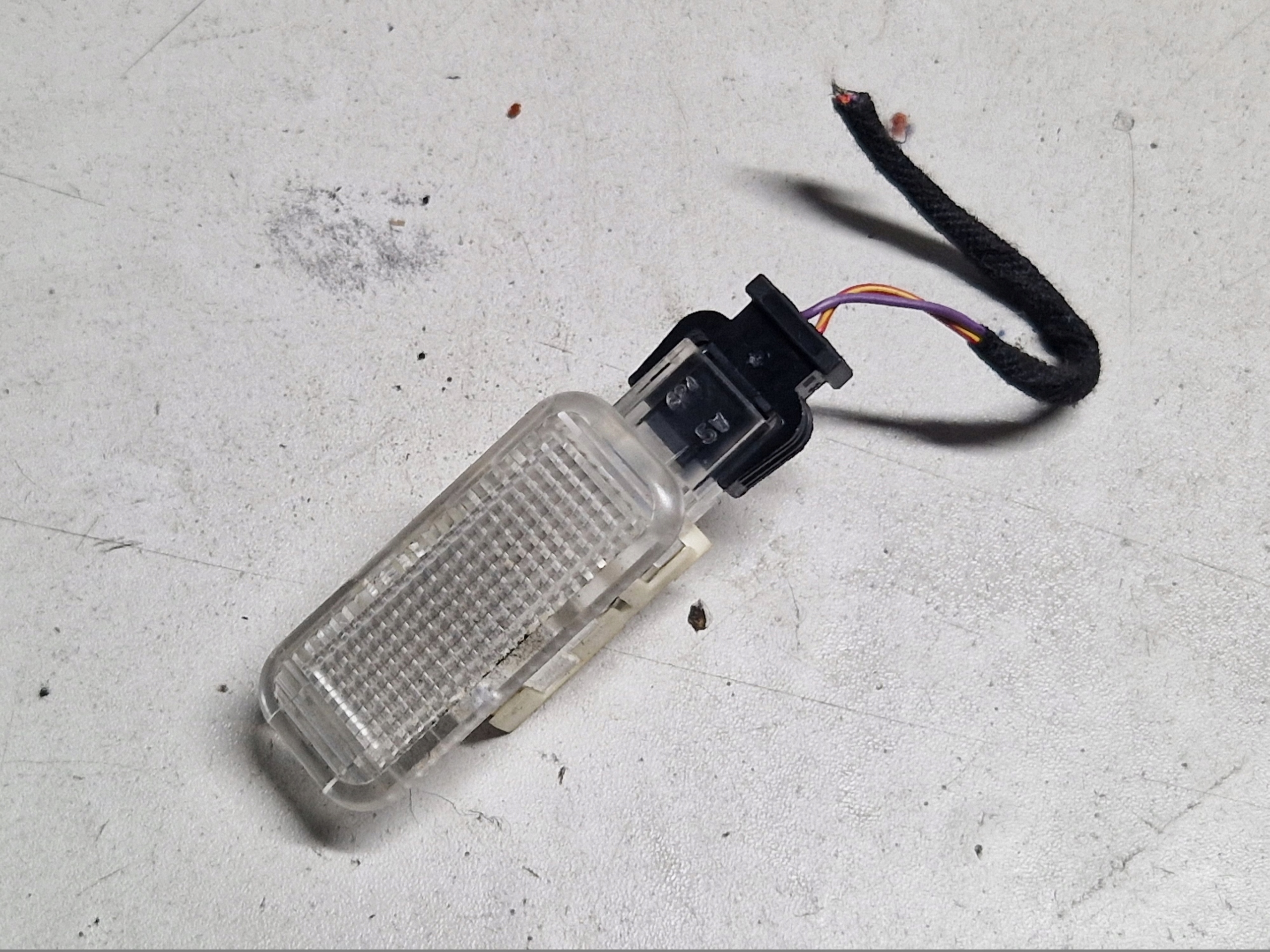 AUDI A6 C6 A6C6 feu éclairage 8D094741