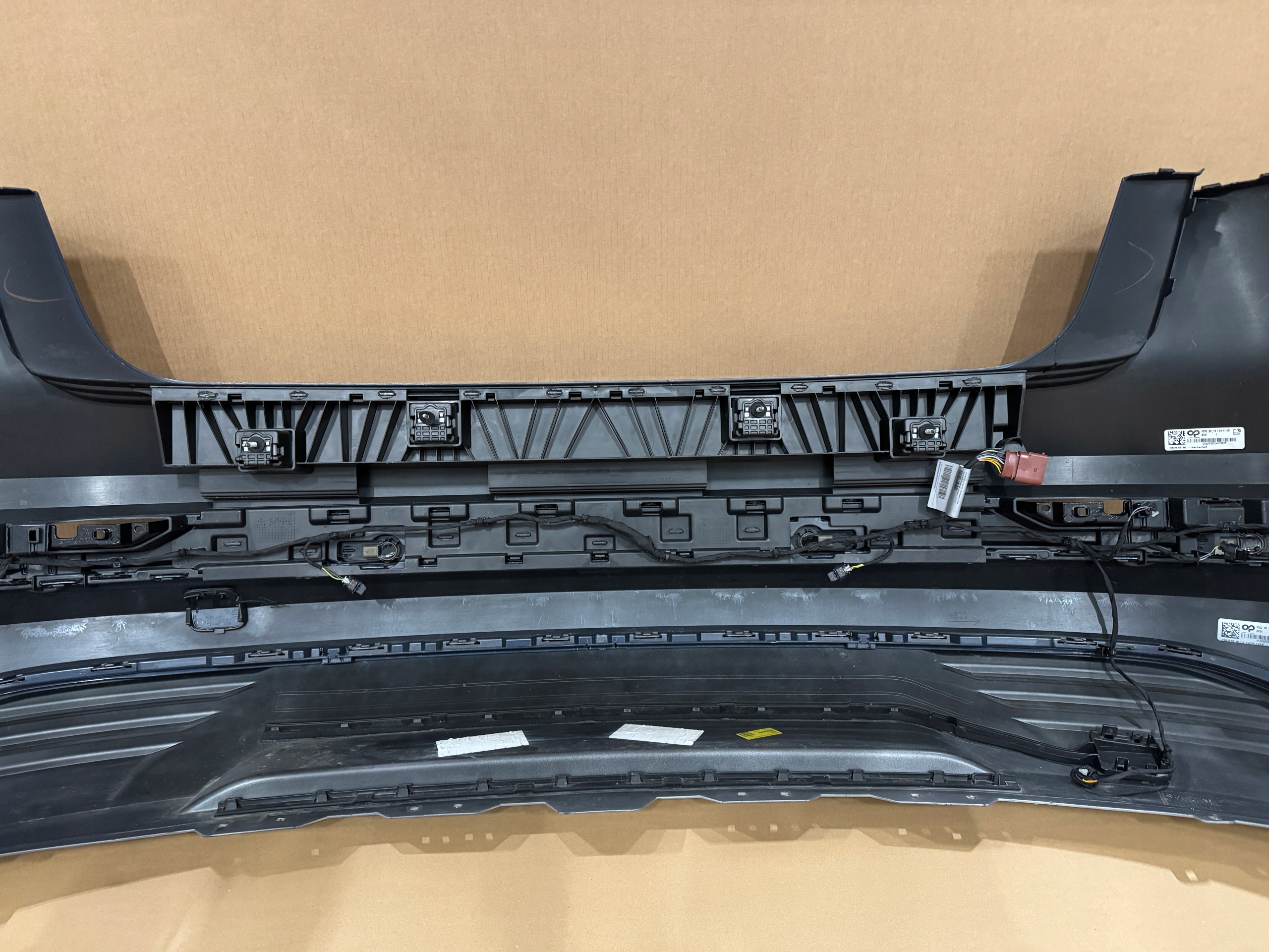 AUDI E TRON 4KE Q8 bumper rear 6xPDC 4KE807067 LZ5Y 87km