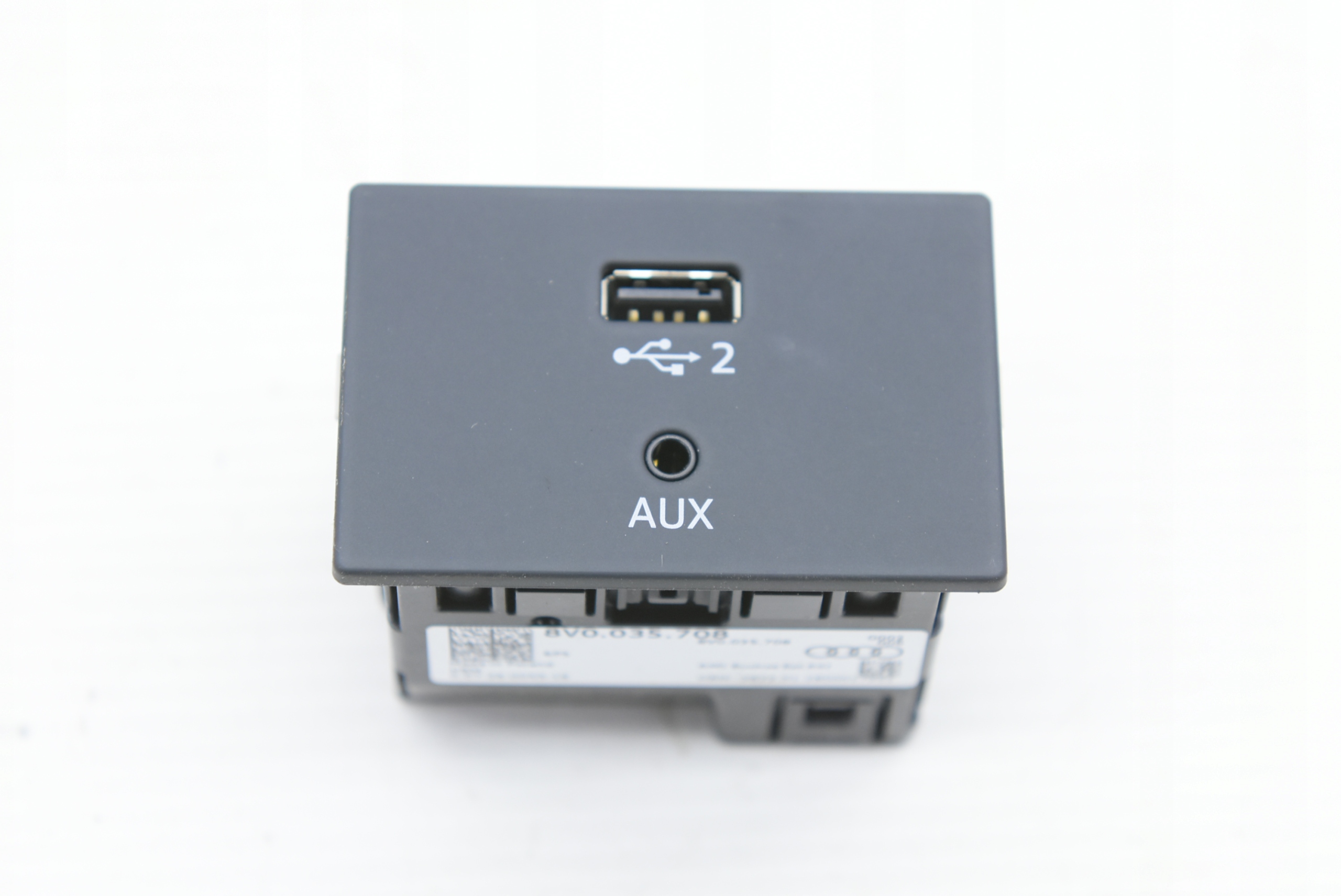 AUDI A3 8V PORT GNIAZDO USB AUX